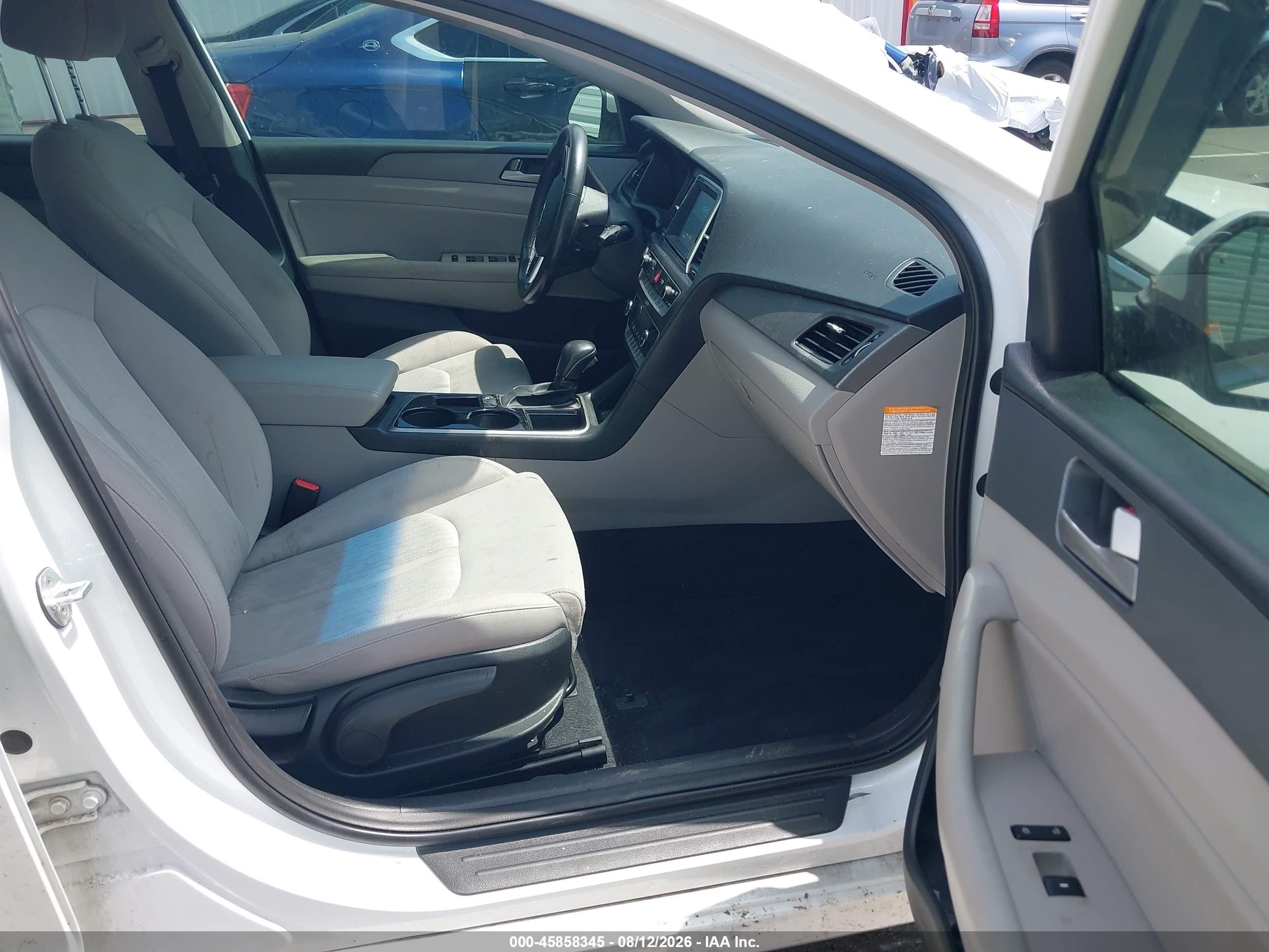 2019 Hyundai Sonata Hybrid Se White vin: KMHE24L32KA089513