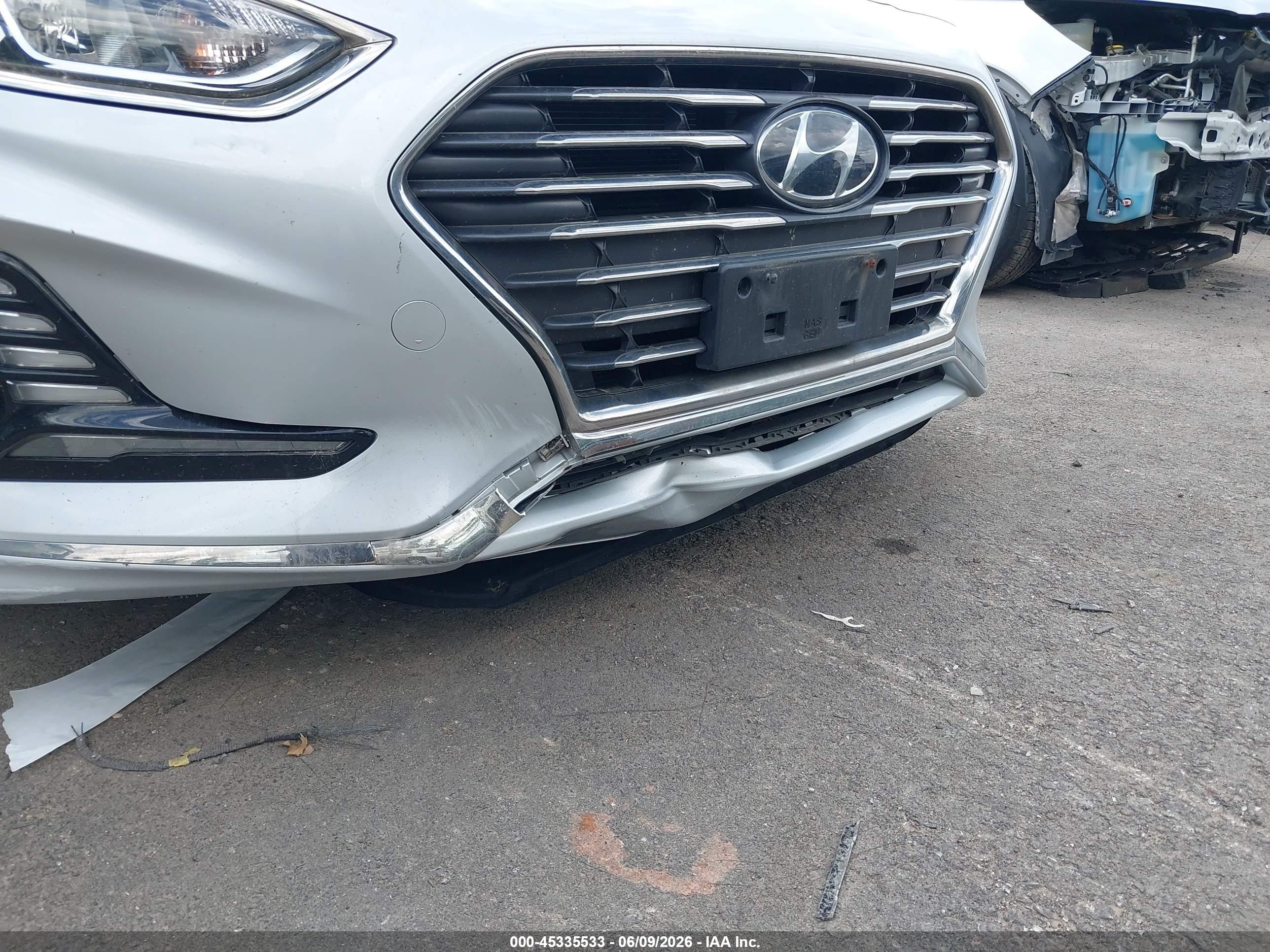2019 Hyundai Sonata Hybrid Se Gray vin: KMHE24L34KA091196