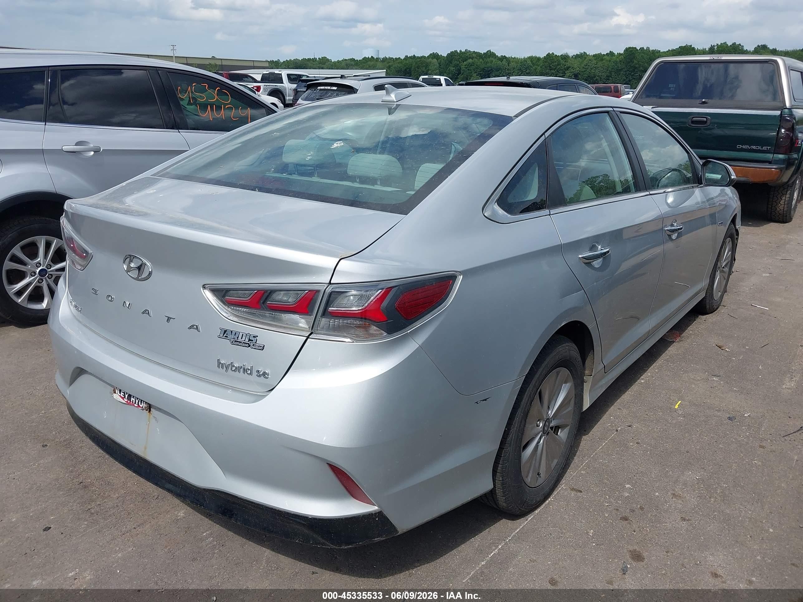 2019 Hyundai Sonata Hybrid Se Gray vin: KMHE24L34KA091196