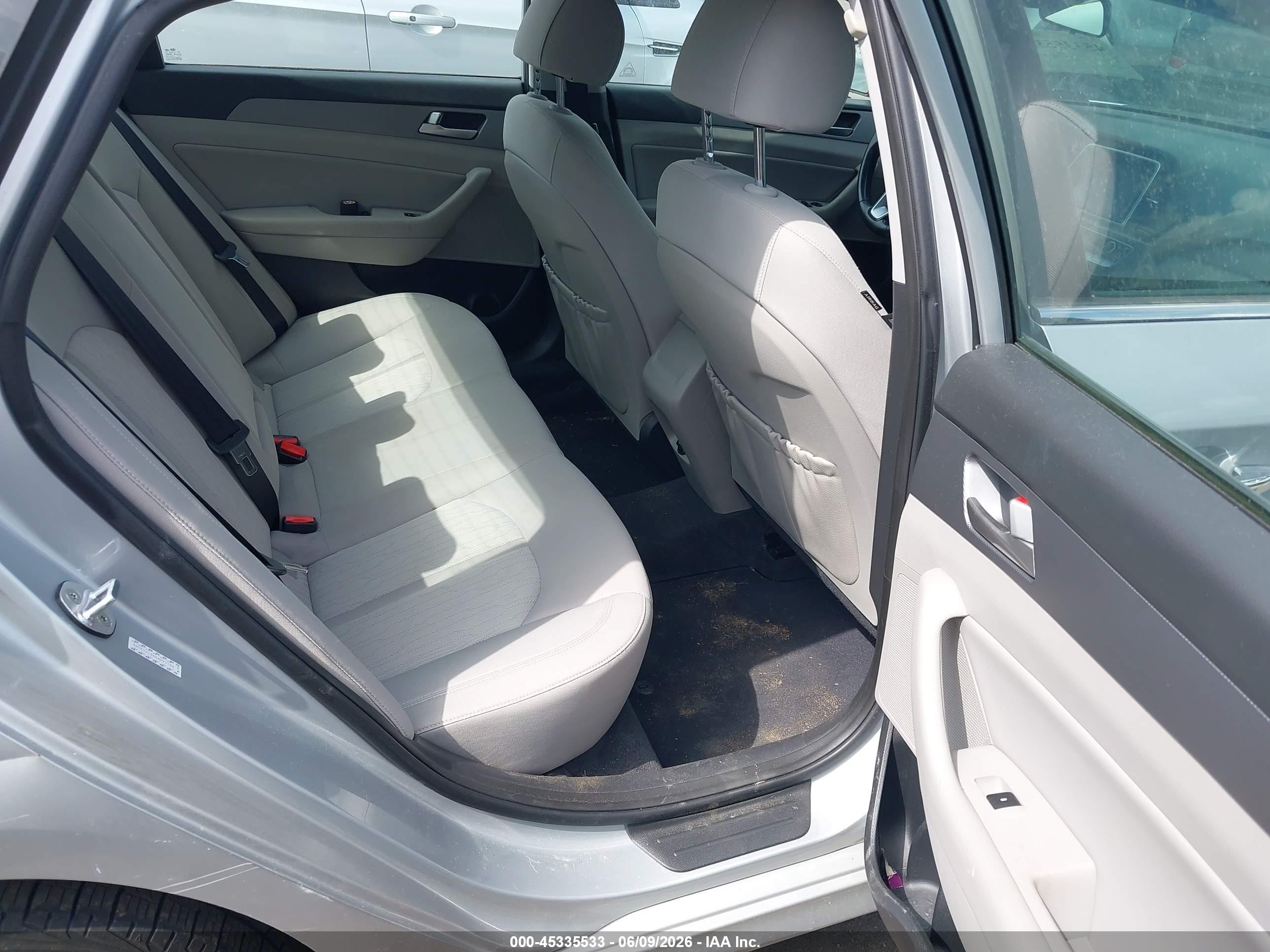 2019 Hyundai Sonata Hybrid Se Gray vin: KMHE24L34KA091196