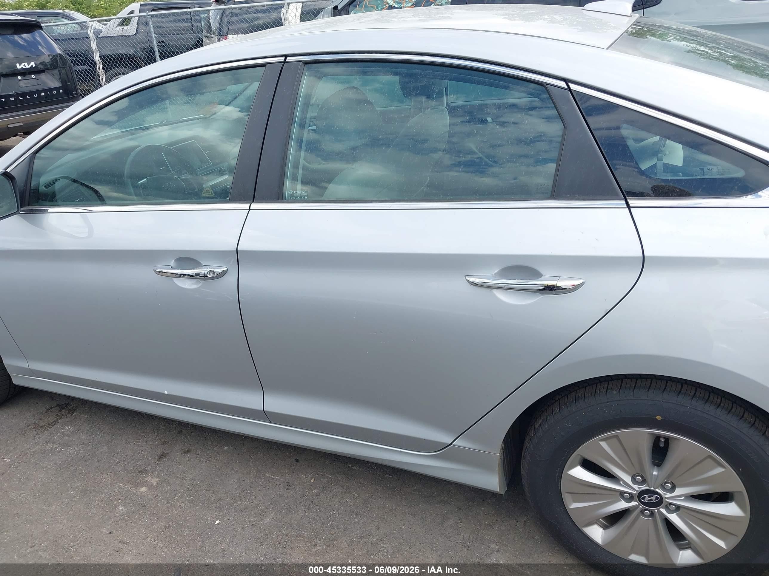 2019 Hyundai Sonata Hybrid Se Gray vin: KMHE24L34KA091196