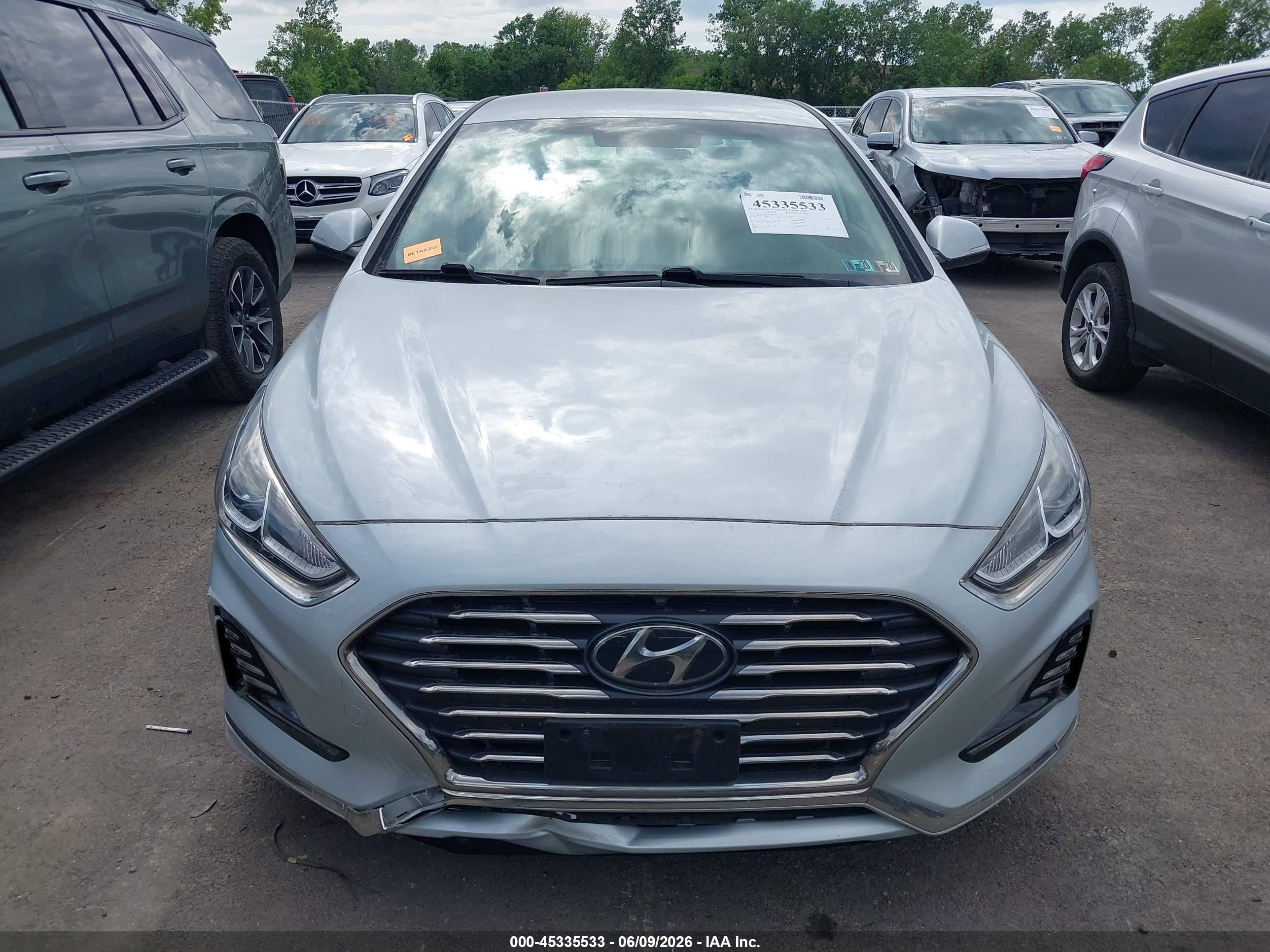 2019 Hyundai Sonata Hybrid Se Gray vin: KMHE24L34KA091196