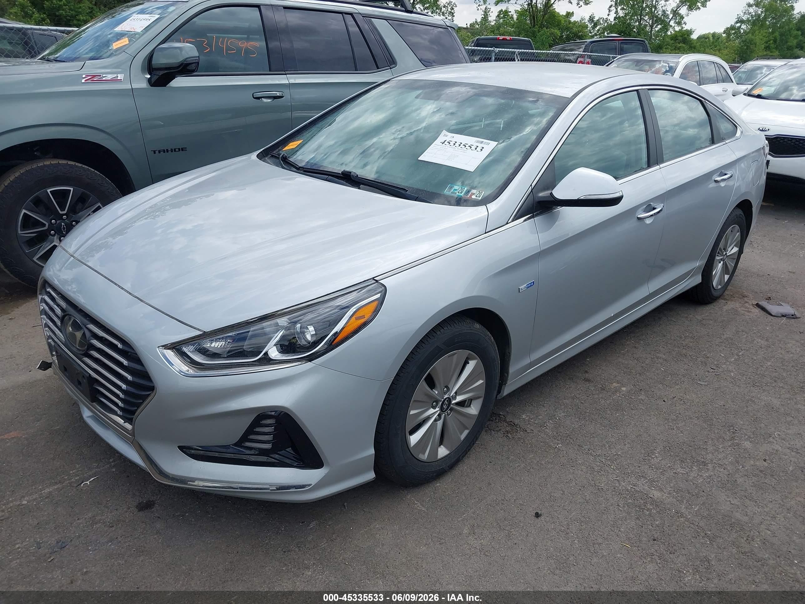 2019 Hyundai Sonata Hybrid Se Gray vin: KMHE24L34KA091196