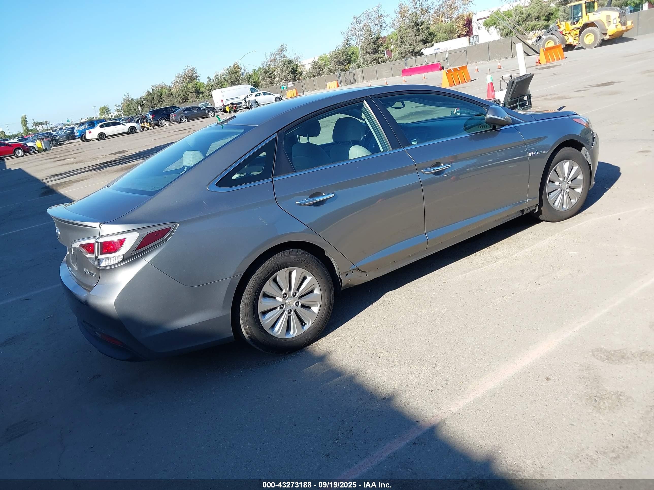 2017 Hyundai Sonata Hybrid Se Gray vin: KMHE24L36HA066728