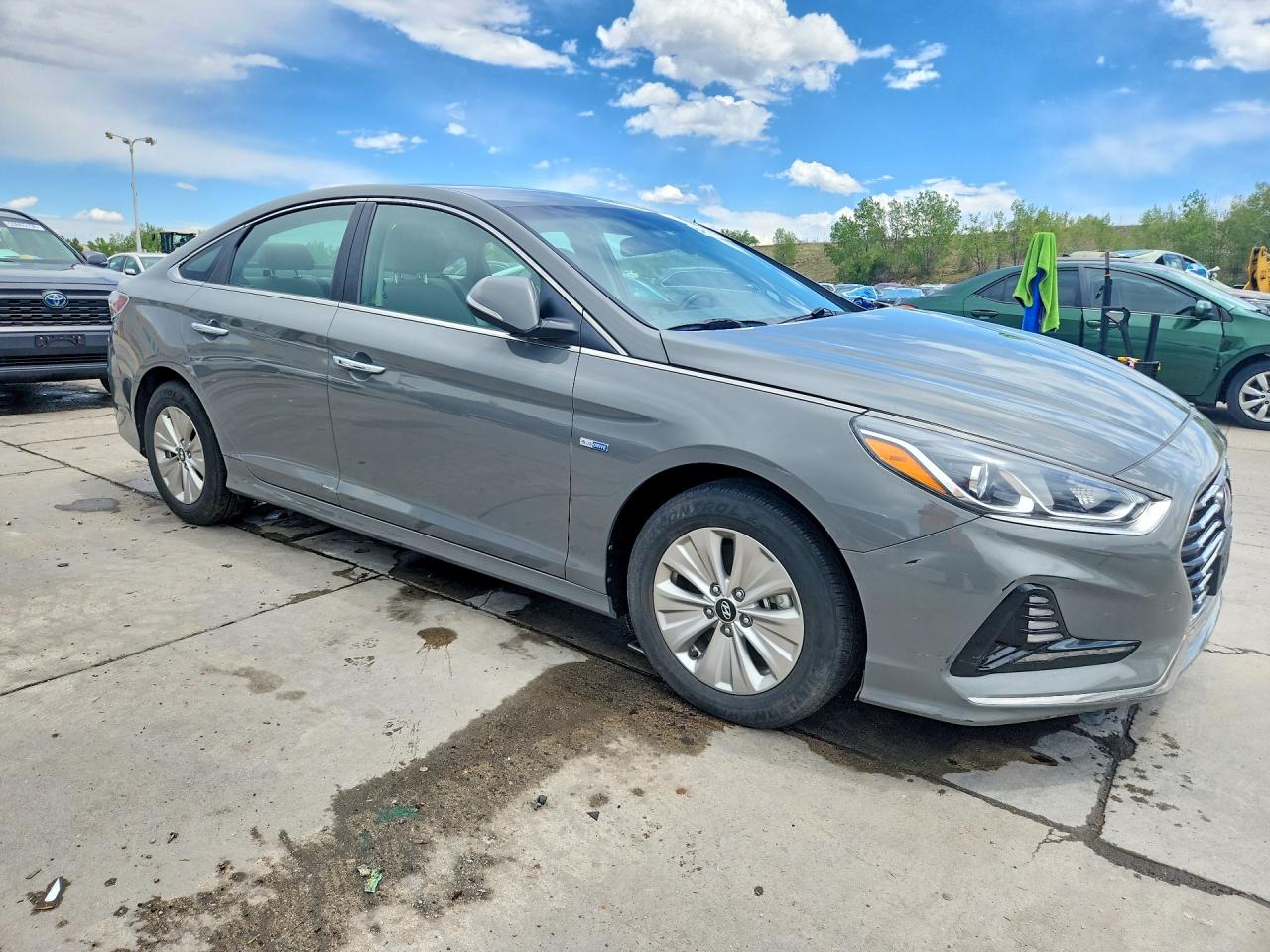 2019 Hyundai Sonata Hybrid Se Серый vin: KMHE24L39KA093509
