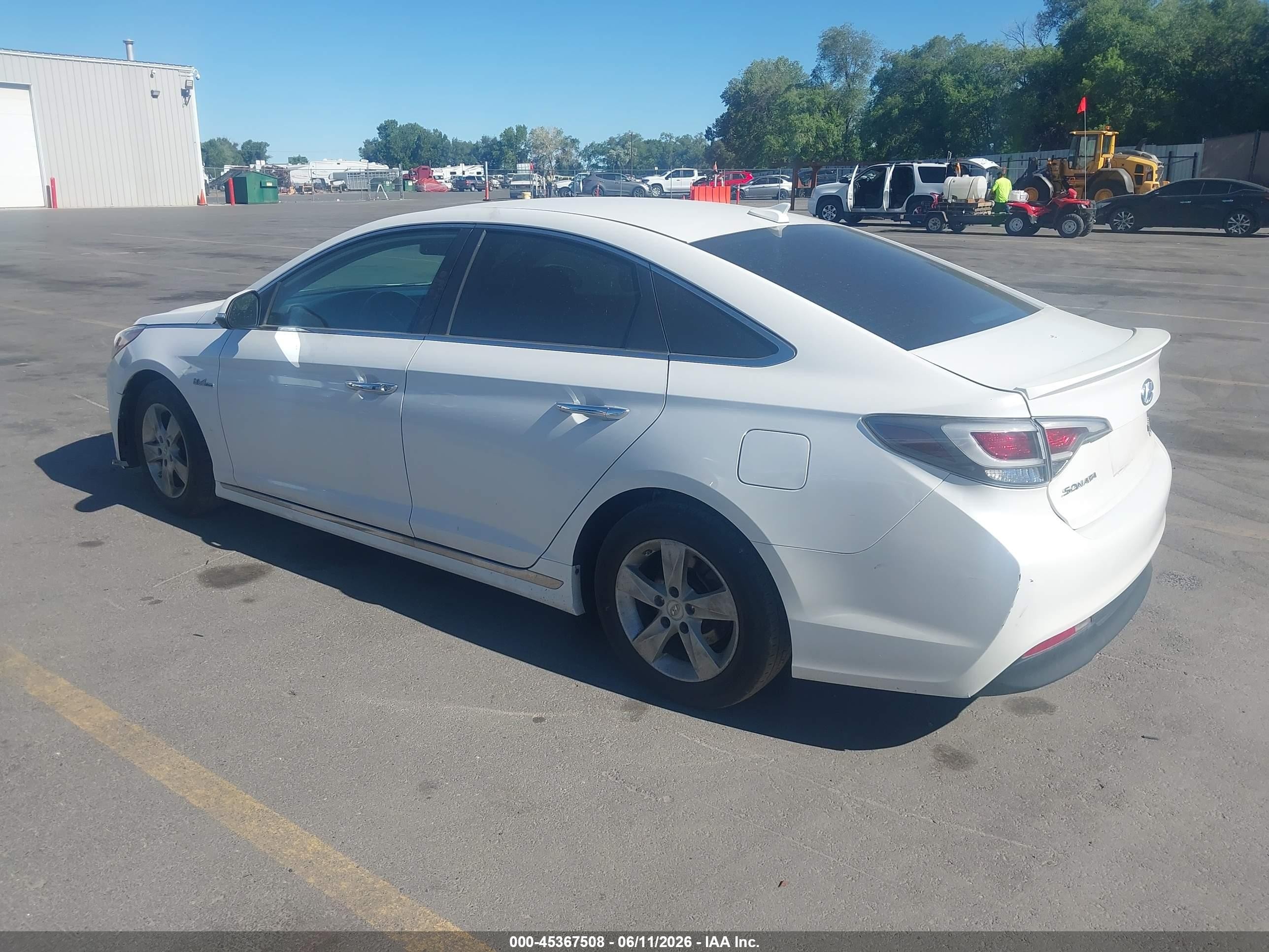 2016 Hyundai Sonata Hybrid Limited White vin: KMHE34L17GA026703