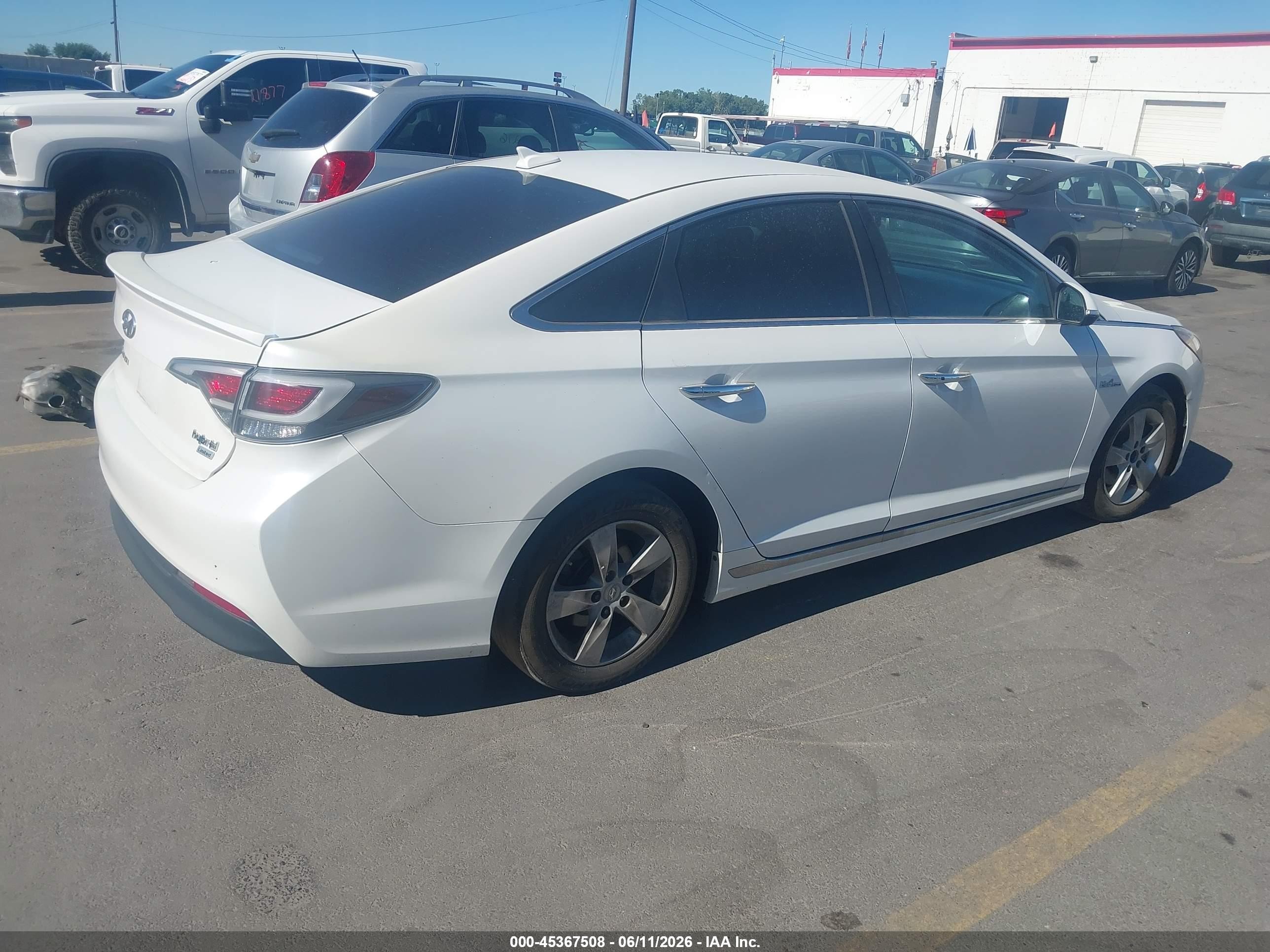 2016 Hyundai Sonata Hybrid Limited White vin: KMHE34L17GA026703