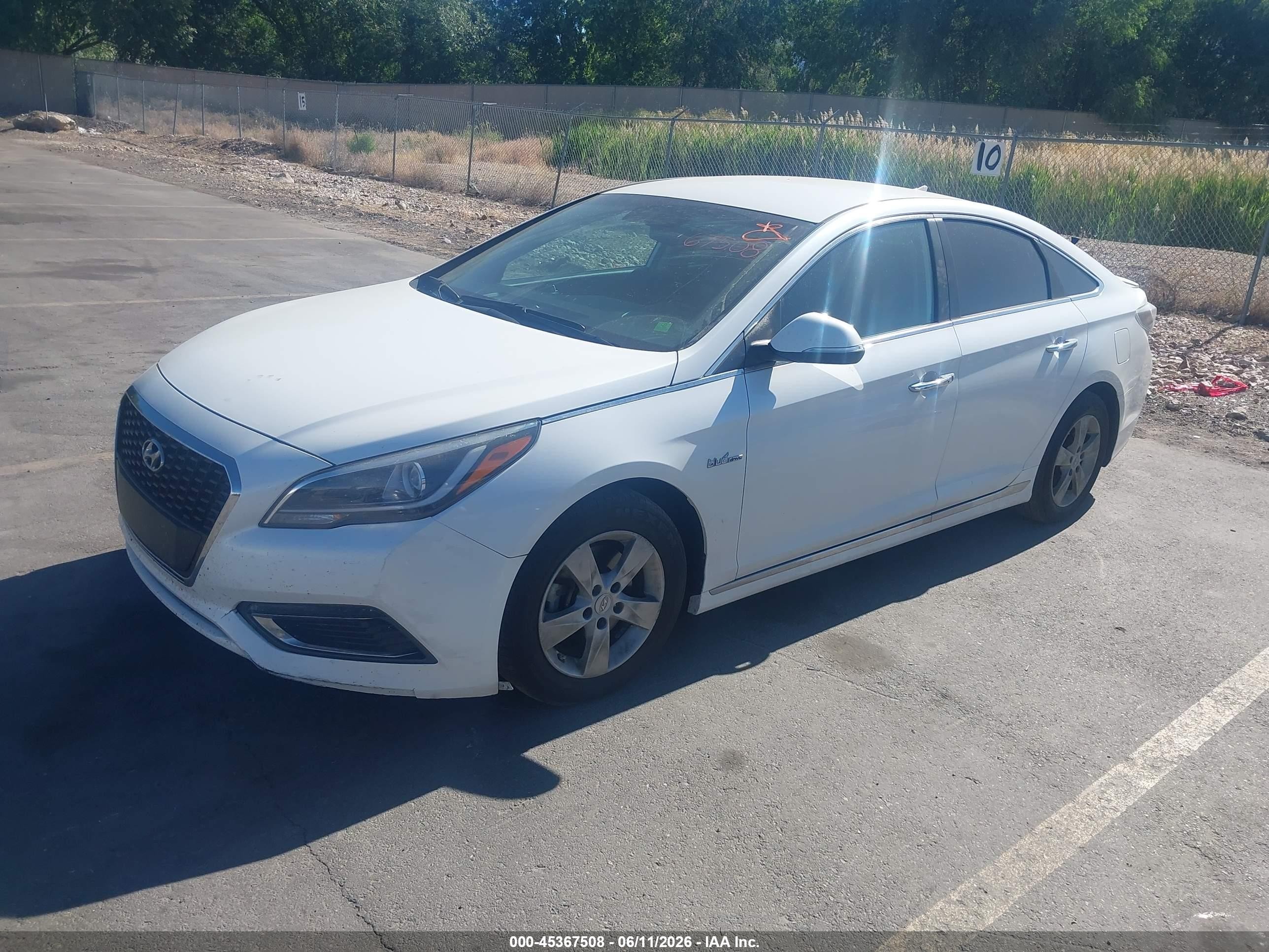 2016 Hyundai Sonata Hybrid Limited White vin: KMHE34L17GA026703