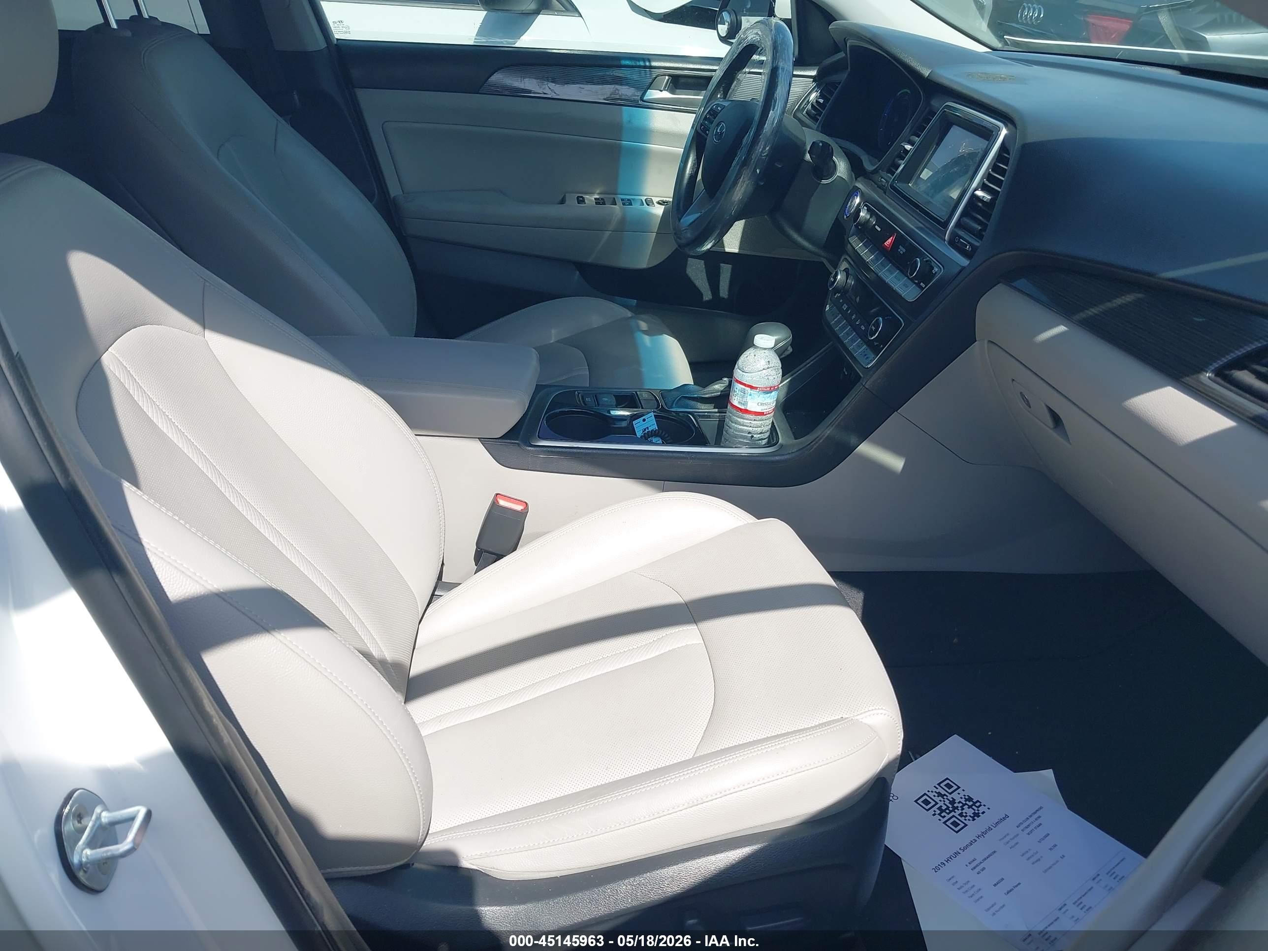 2019 Hyundai Sonata Hybrid Limited White vin: KMHE34L39KA092390