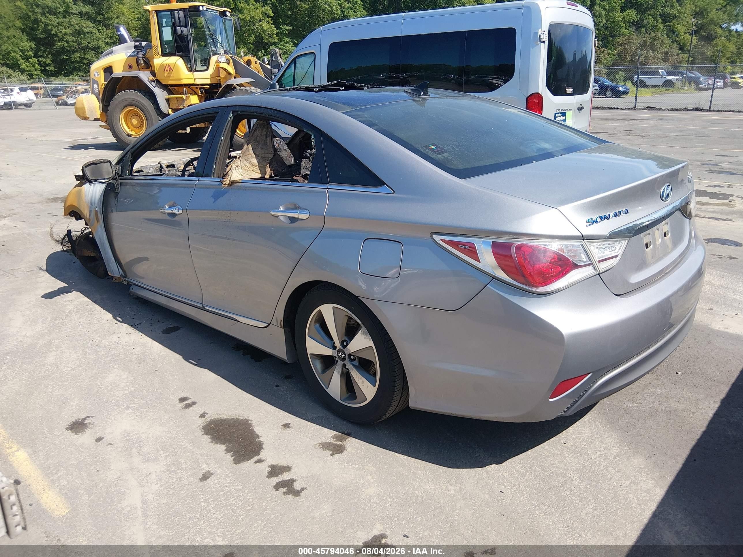 2011 Hyundai Sonata Hybrid Silver vin: KMHEC4A40BA002765