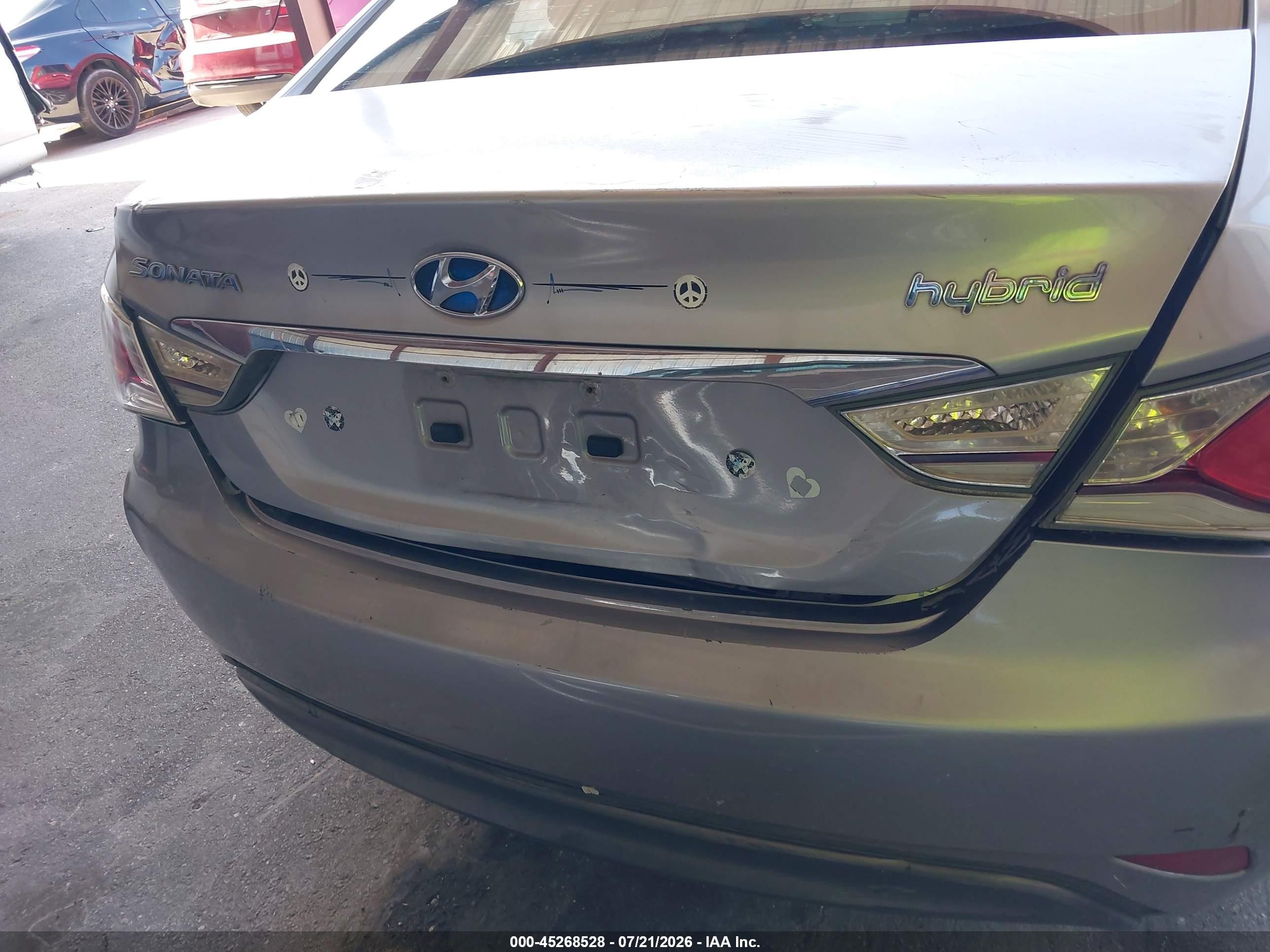 2011 Hyundai Sonata Hybrid Silver vin: KMHEC4A40BA005746
