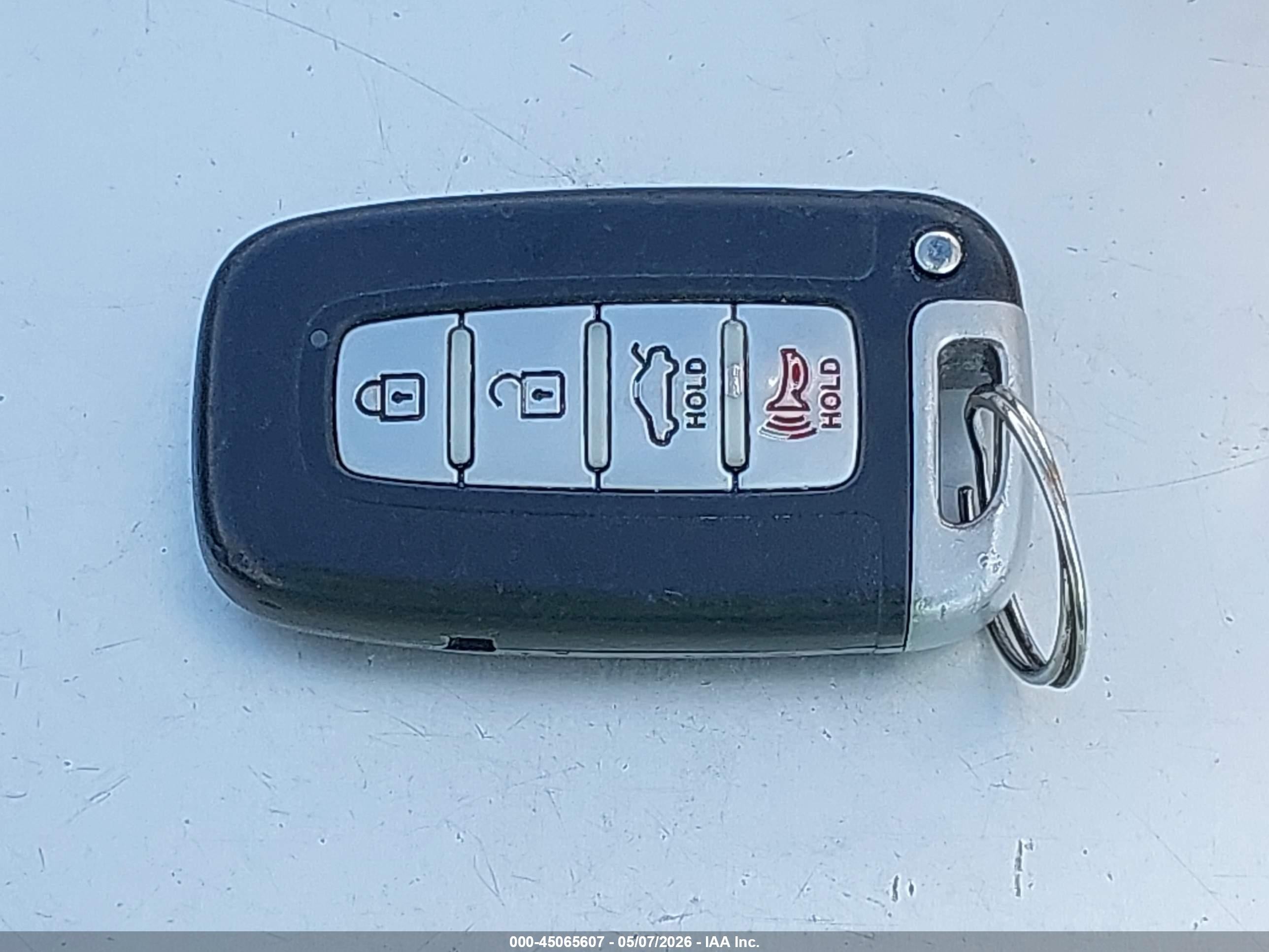 2011 Hyundai Sonata Hybrid   Silver vin: KMHEC4A40BA014513