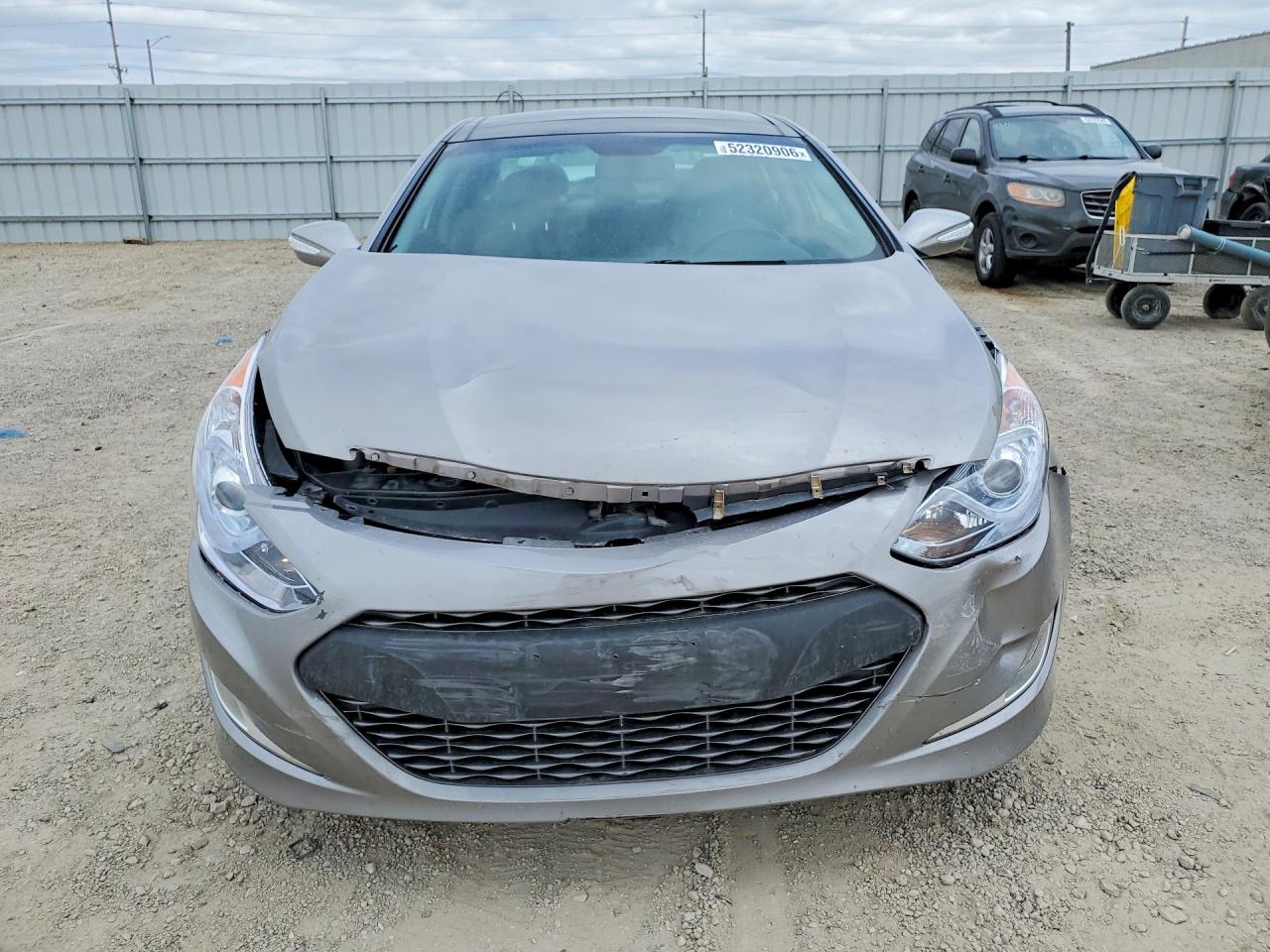 2011 Hyundai Sonata Hybrid Silver vin: KMHEC4A40BA018318