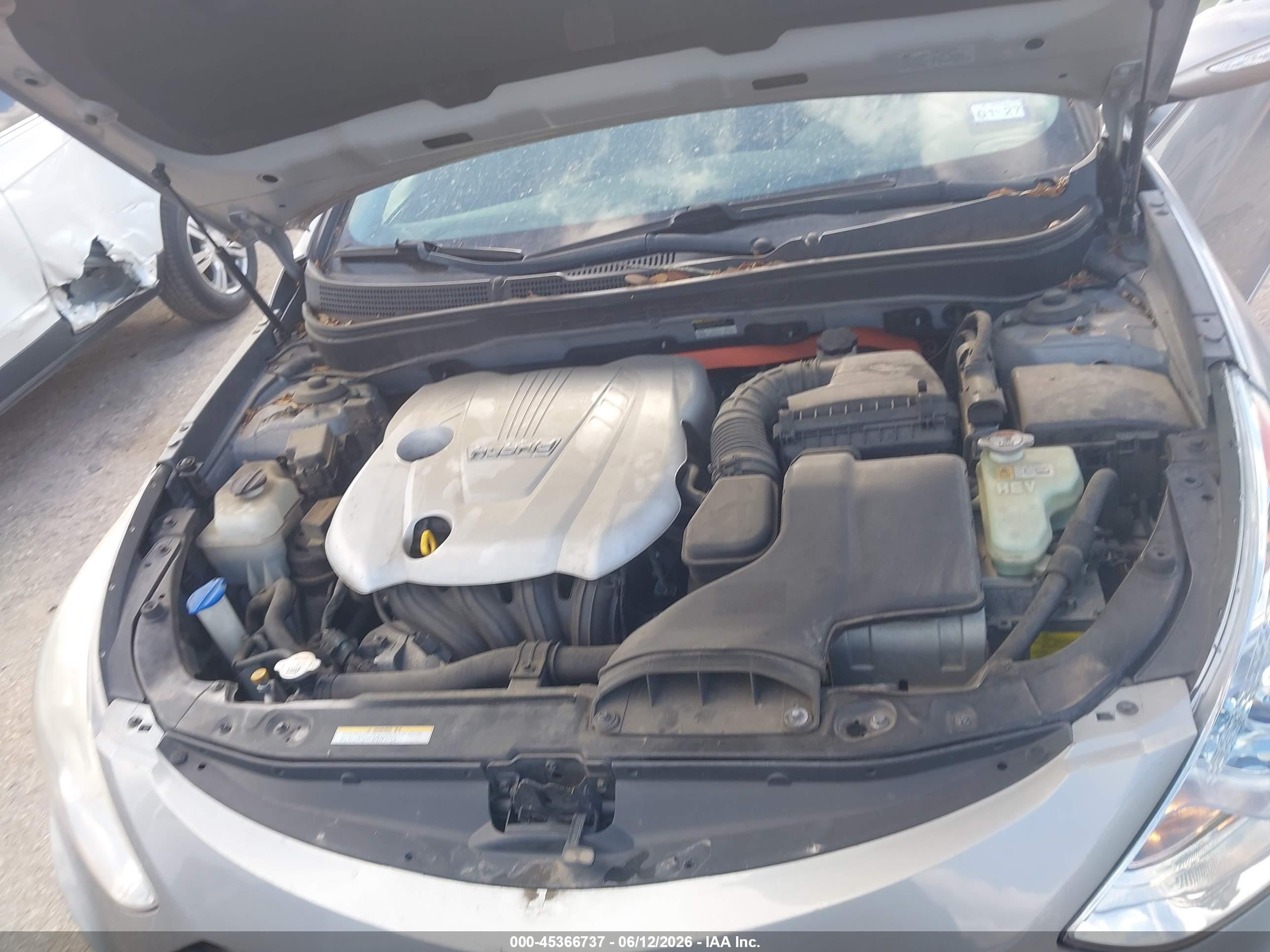 2012 Hyundai Sonata Hybrid   Silver vin: KMHEC4A40CA028042