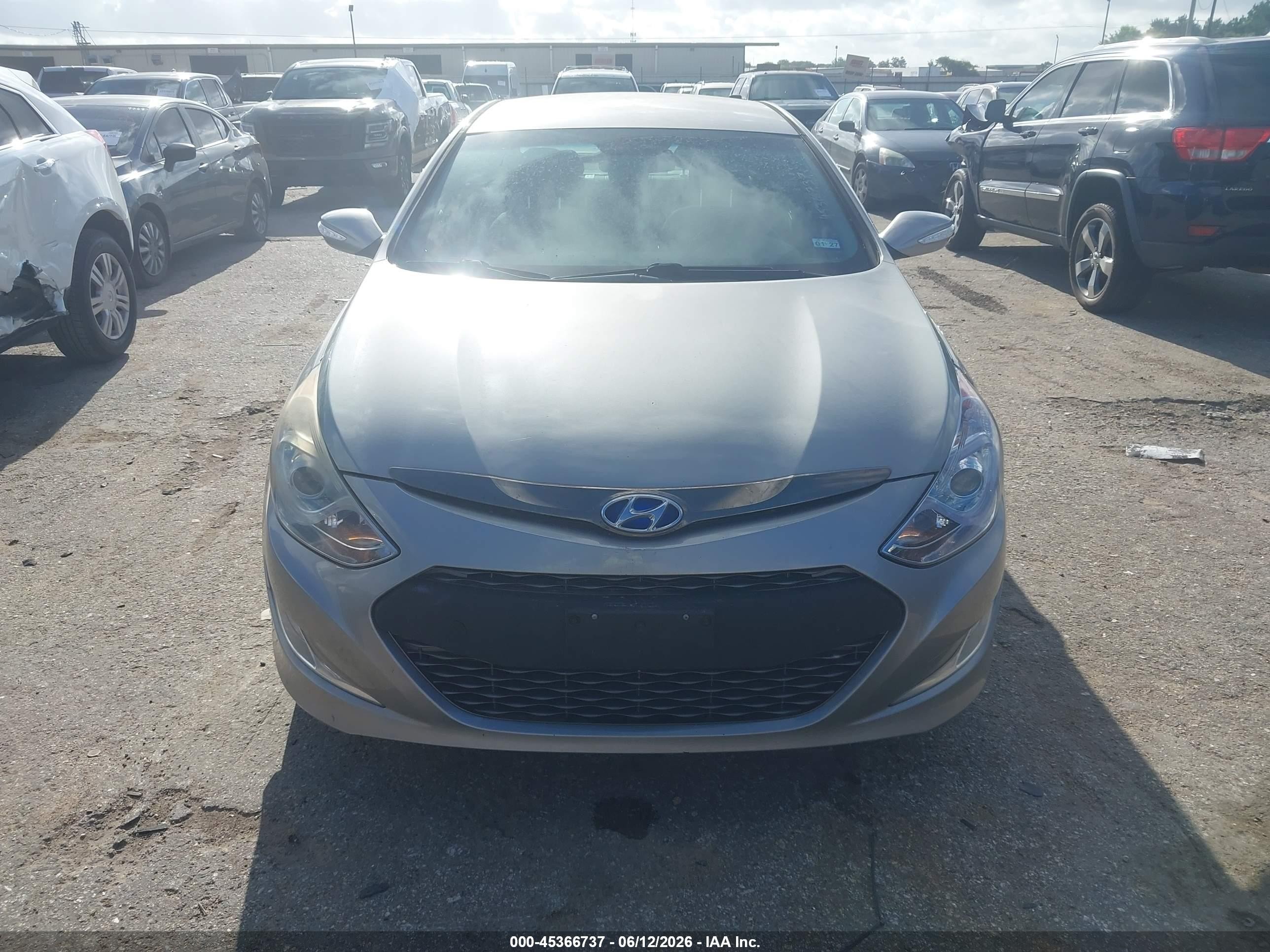 2012 Hyundai Sonata Hybrid   Silver vin: KMHEC4A40CA028042