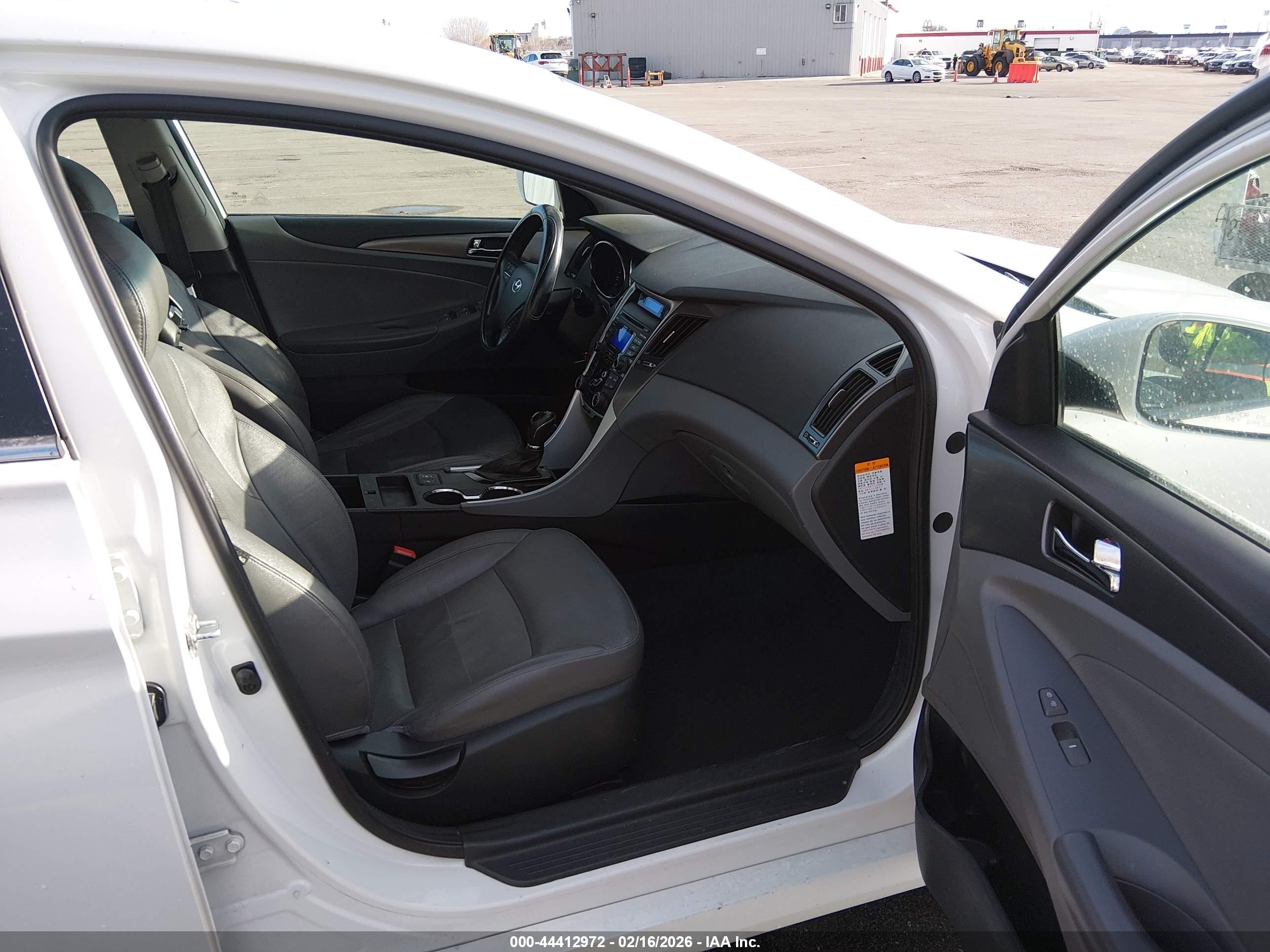2012 Hyundai Sonata Hybrid   White vin: KMHEC4A40CA033130