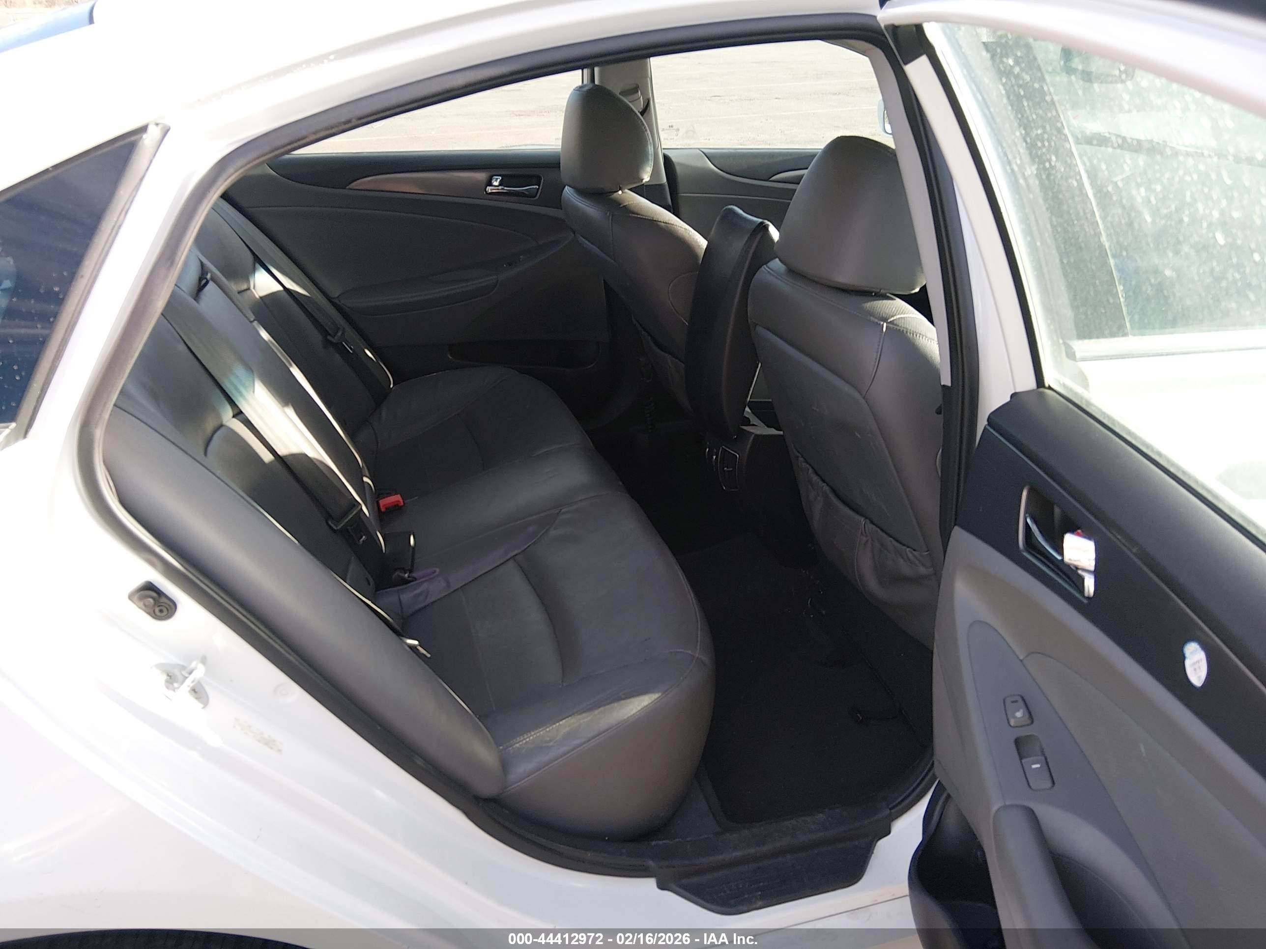 2012 Hyundai Sonata Hybrid   White vin: KMHEC4A40CA033130