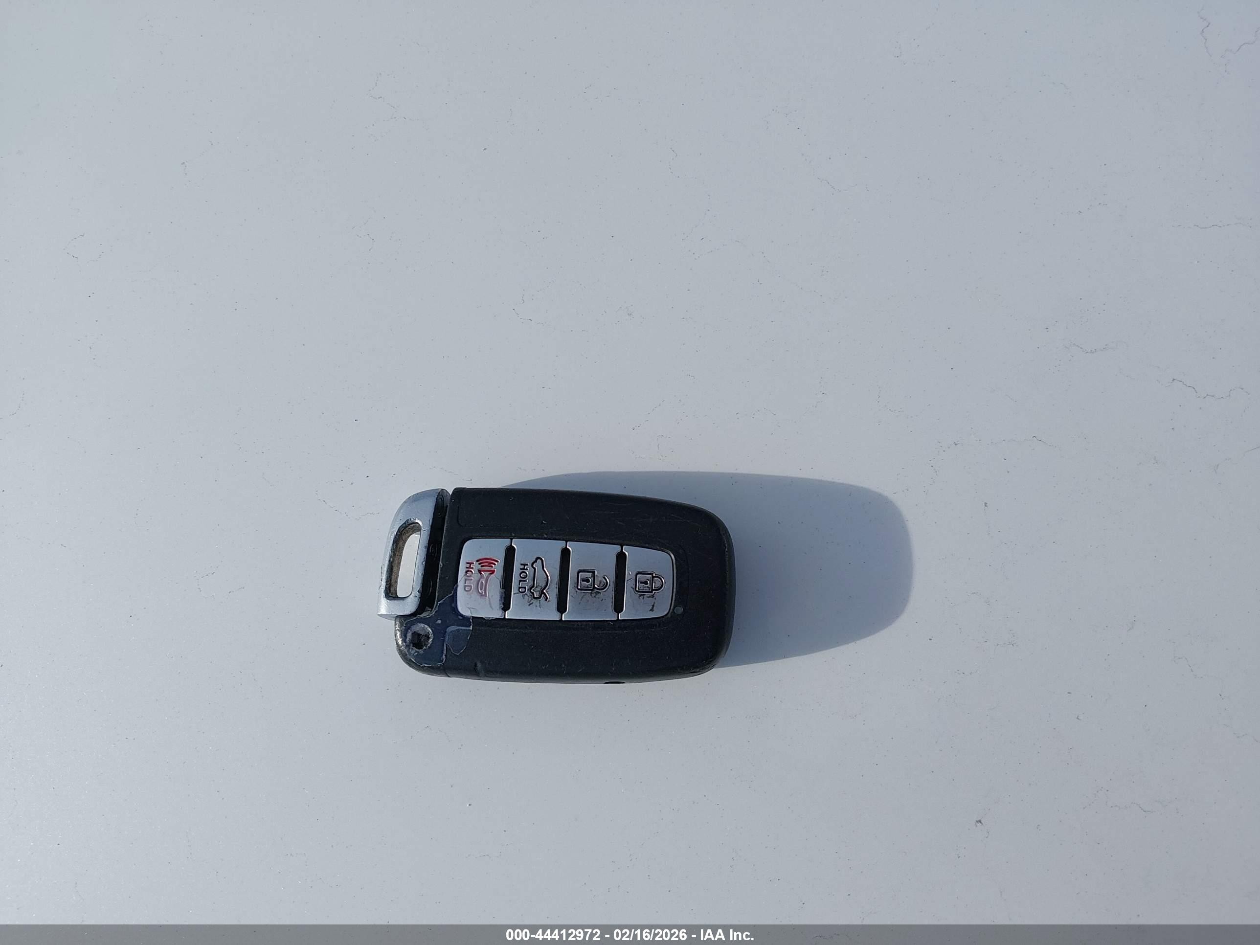2012 Hyundai Sonata Hybrid   White vin: KMHEC4A40CA033130