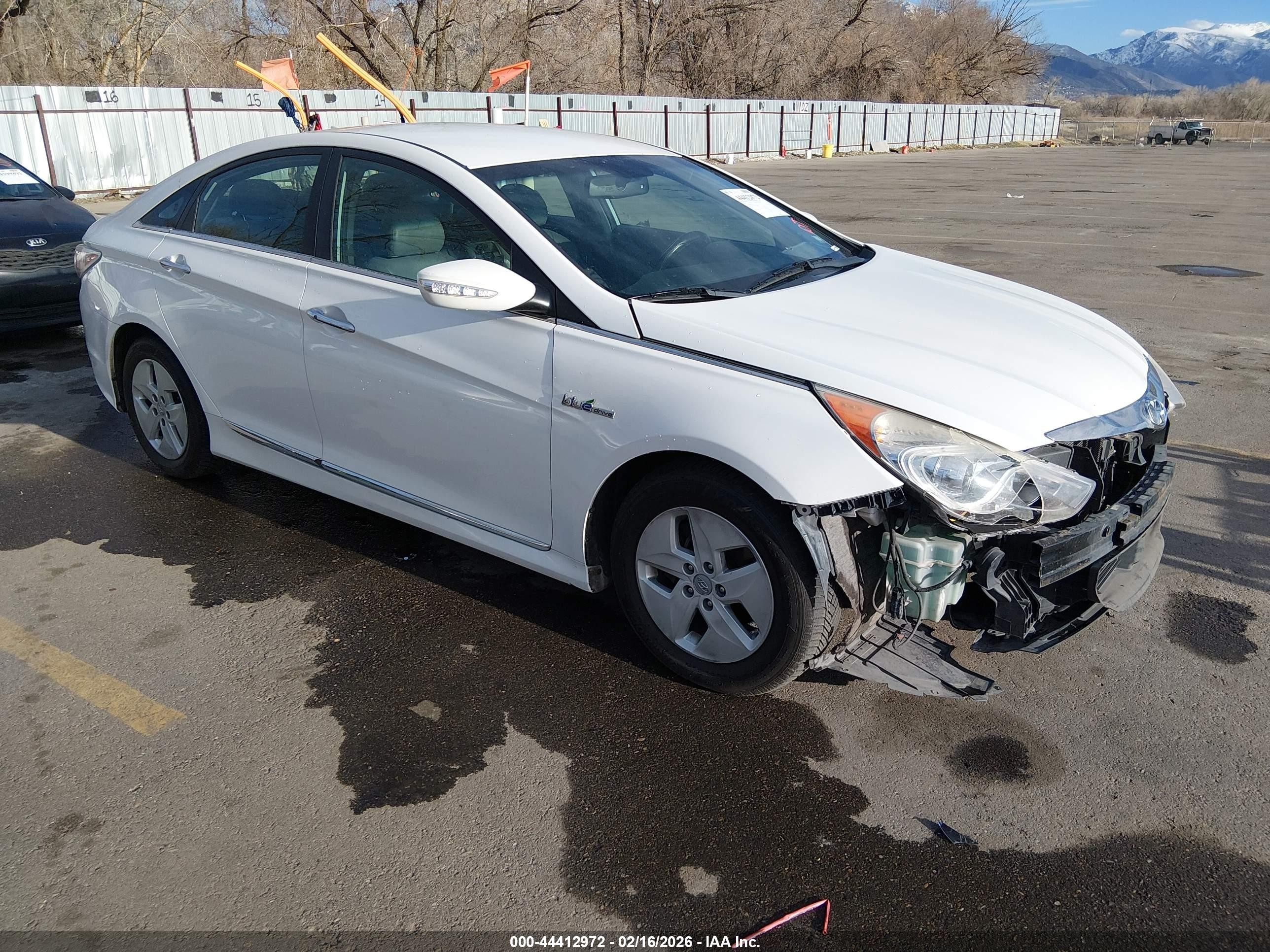 2012 Hyundai Sonata Hybrid   White vin: KMHEC4A40CA033130