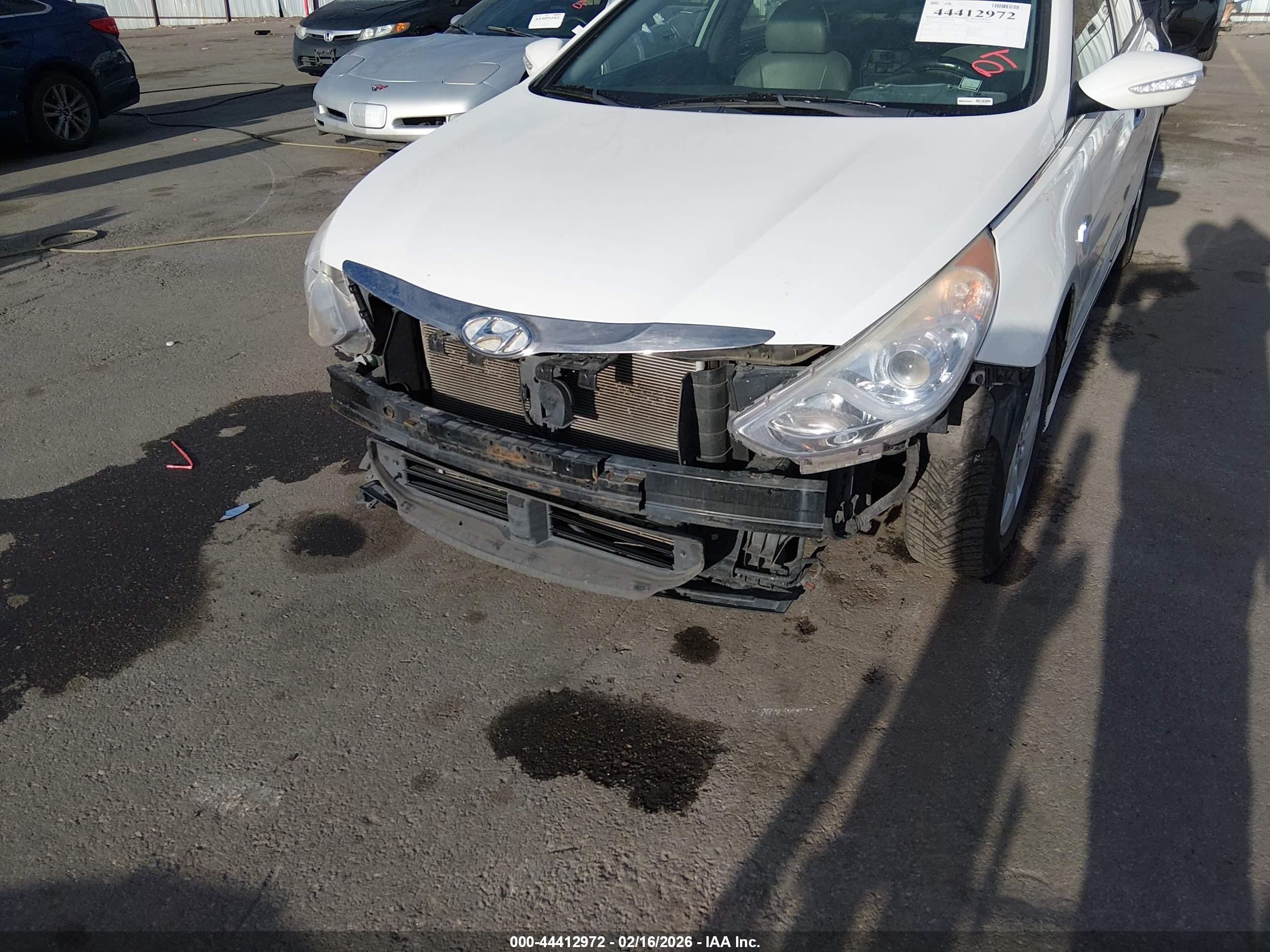 2012 Hyundai Sonata Hybrid   White vin: KMHEC4A40CA033130