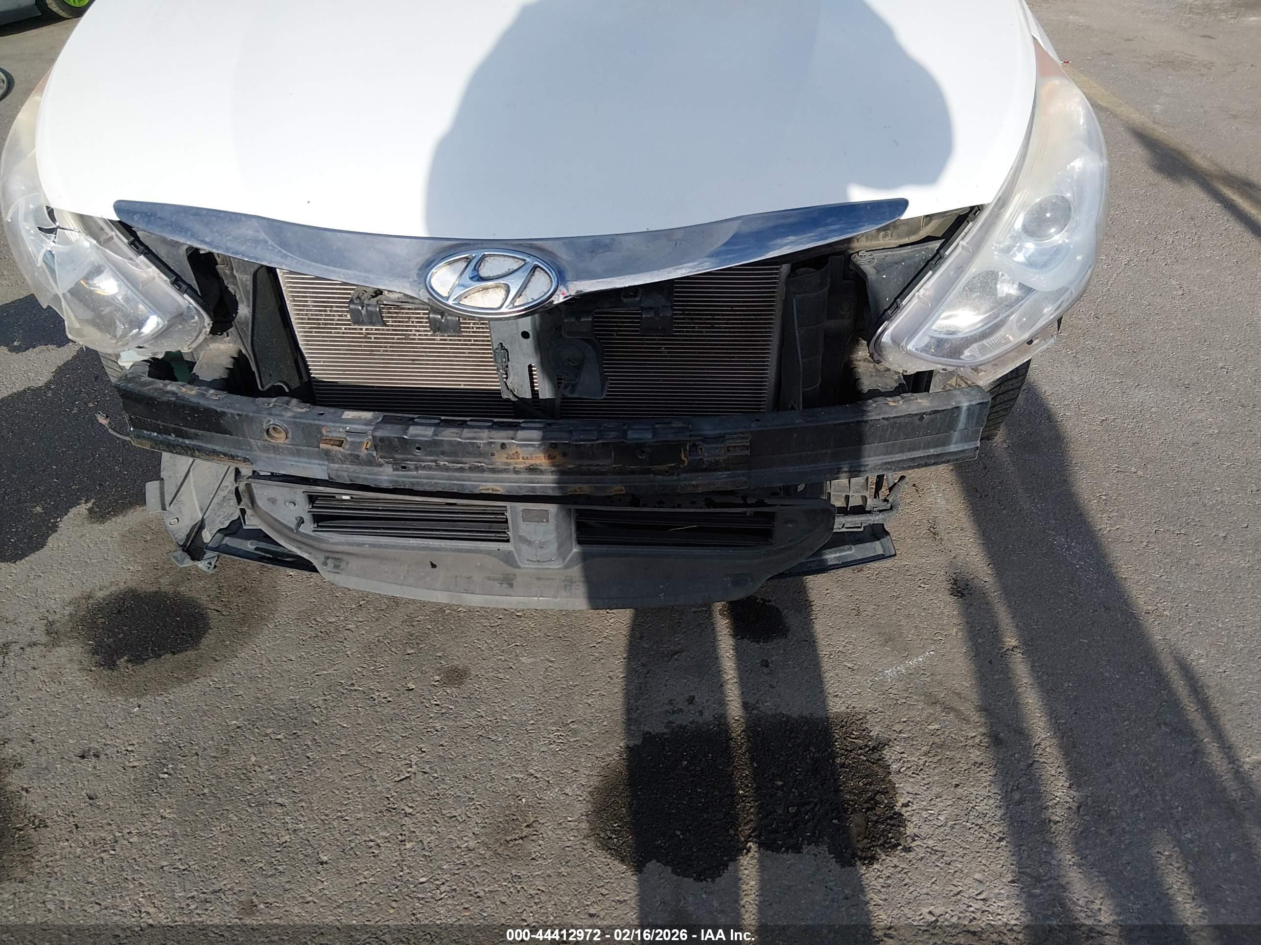 2012 Hyundai Sonata Hybrid   White vin: KMHEC4A40CA033130