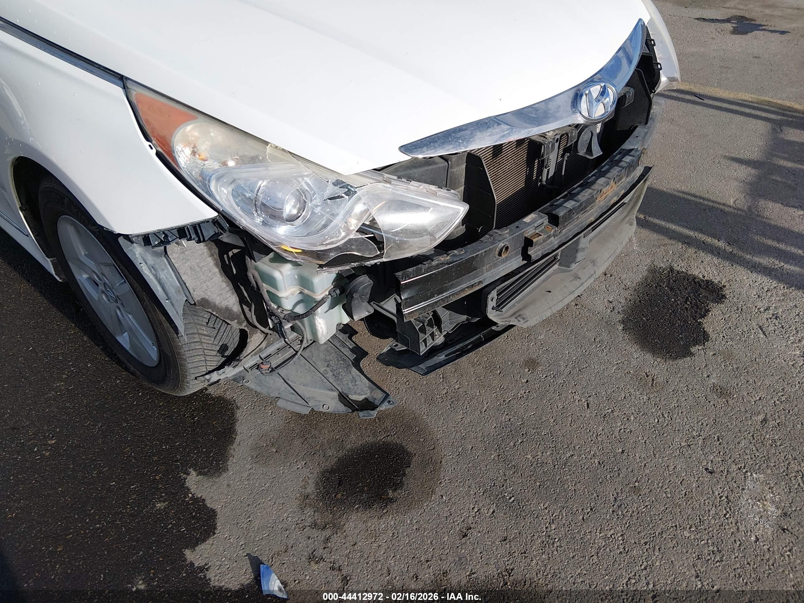 2012 Hyundai Sonata Hybrid   White vin: KMHEC4A40CA033130