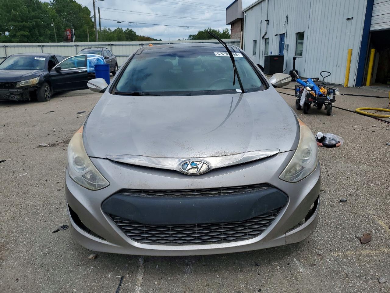 2012 Hyundai Sonata Hybrid Silver vin: KMHEC4A40CA035086