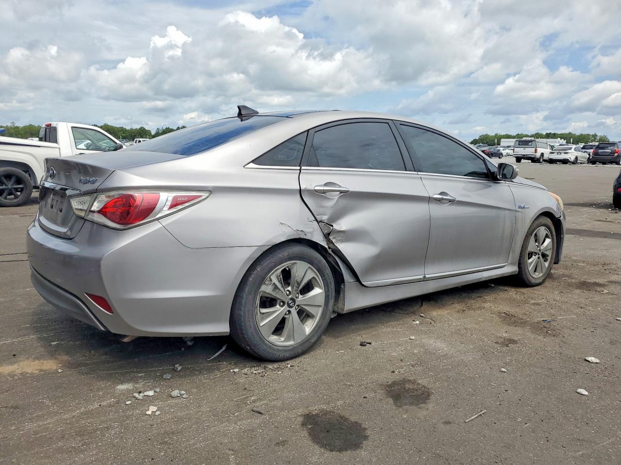 2012 Hyundai Sonata Hybrid Silver vin: KMHEC4A40CA035427
