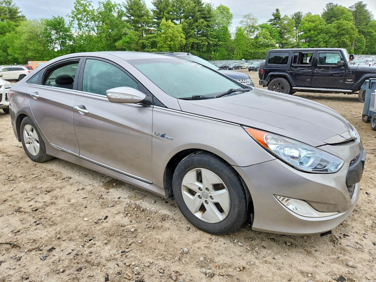 2012 Hyundai Sonata Hybrid Silver vin: KMHEC4A40CA040689
