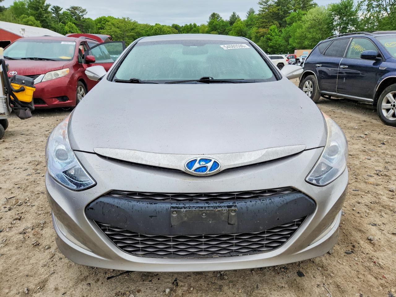 2012 Hyundai Sonata Hybrid Silver vin: KMHEC4A40CA040689