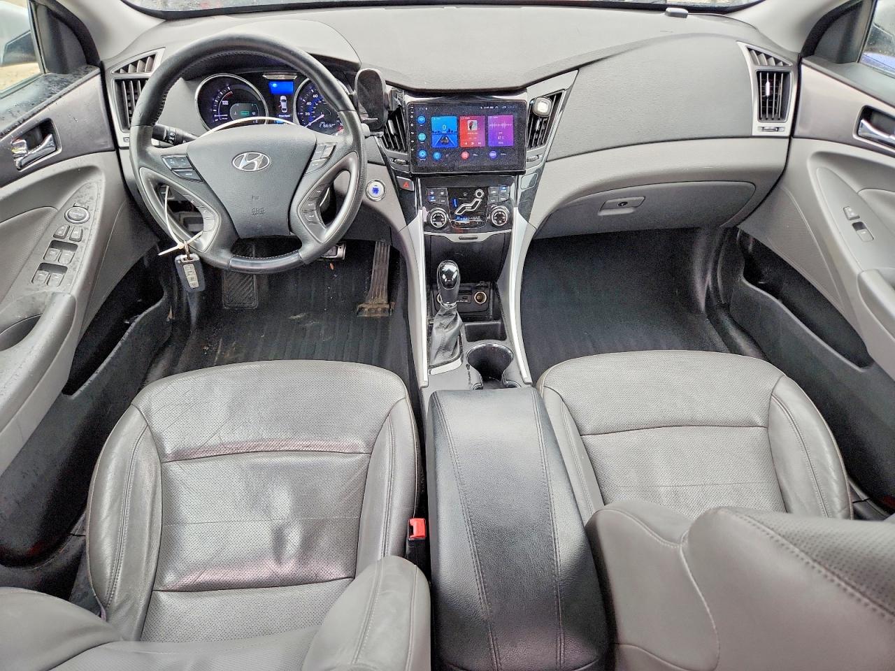 2012 Hyundai Sonata Hybrid Silver vin: KMHEC4A40CA040689