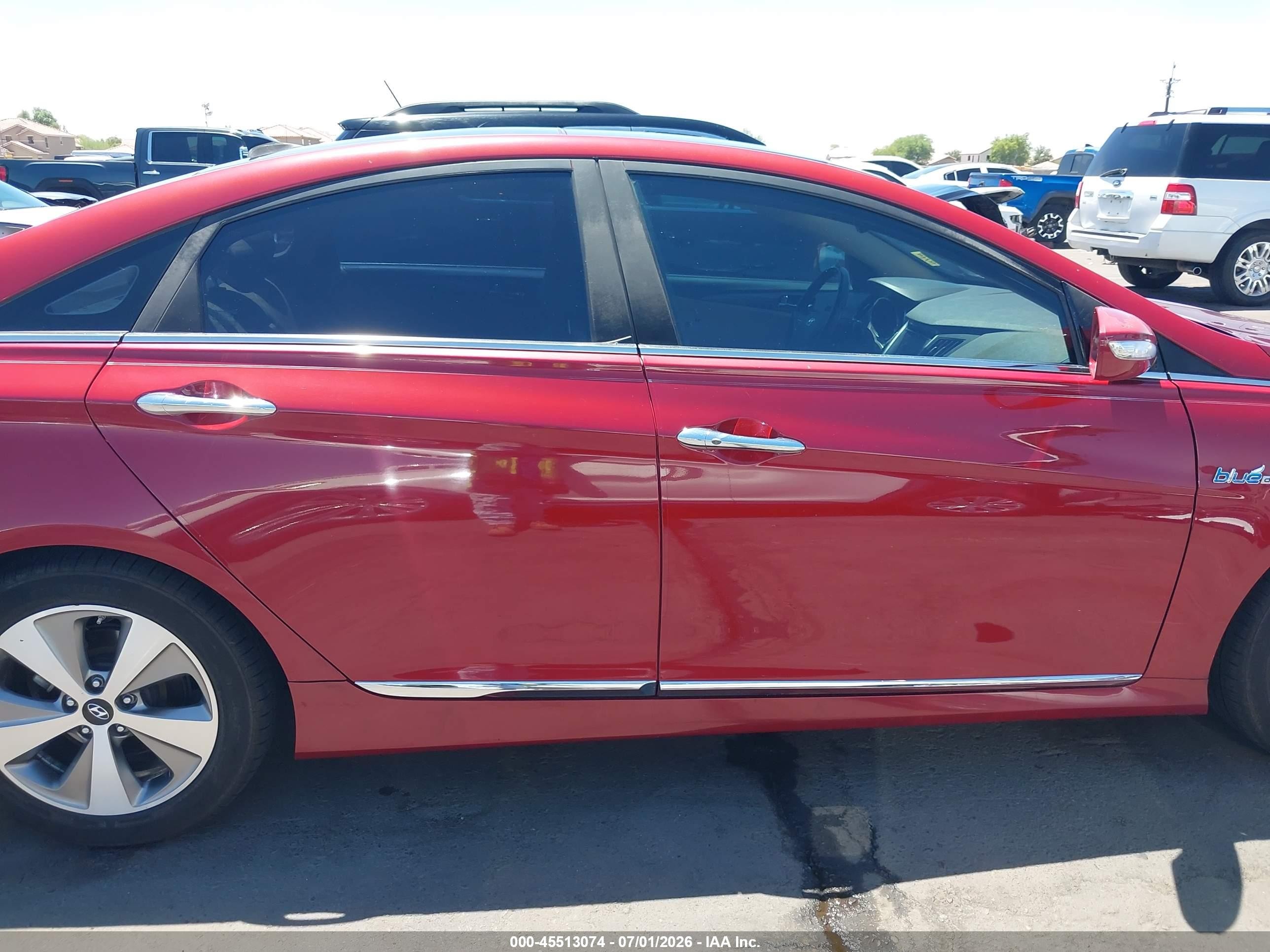 2012 Hyundai Sonata Hybrid   Red vin: KMHEC4A40CA057234