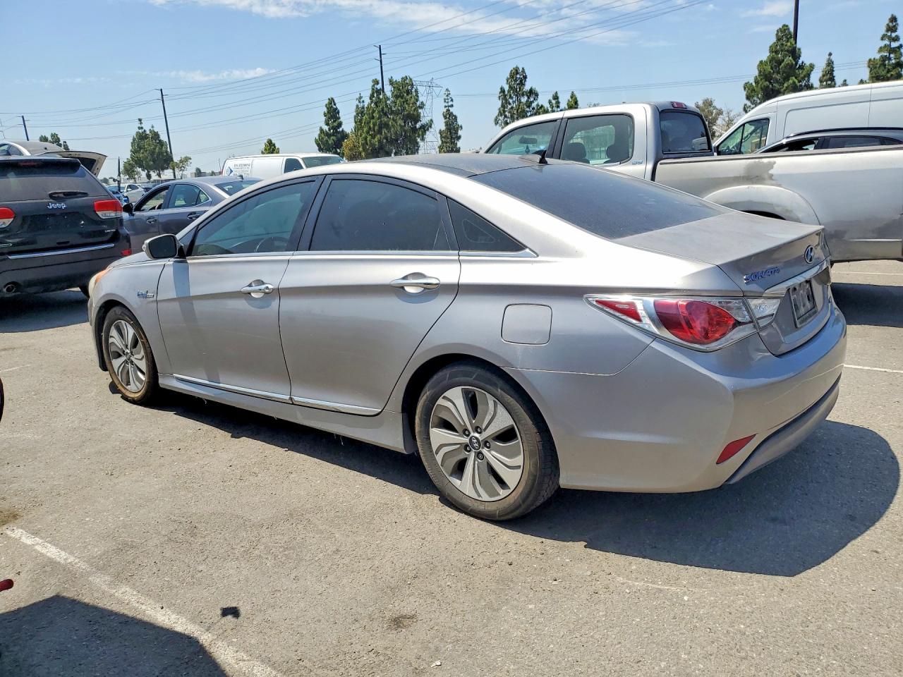 2013 Hyundai Sonata Hybrid Silver vin: KMHEC4A40DA069532