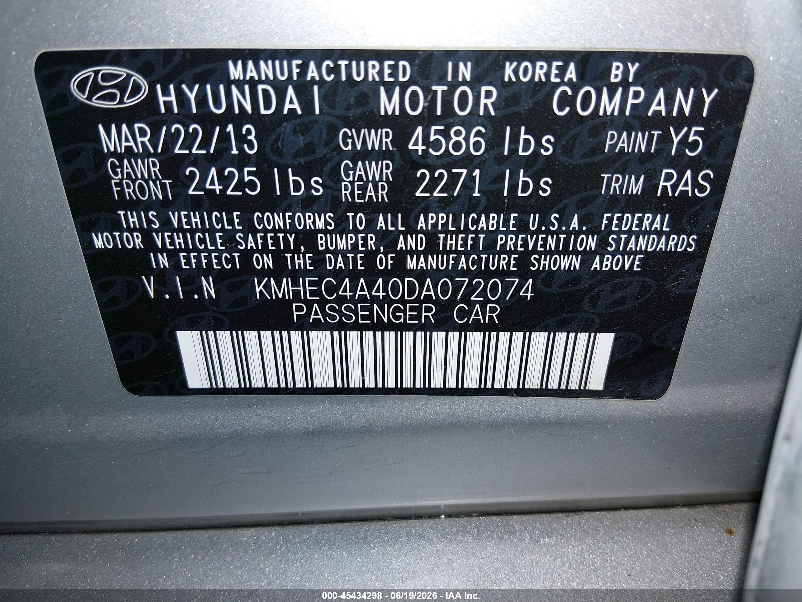 2013 Hyundai Sonata Hybrid Limited Silver vin: KMHEC4A40DA072074