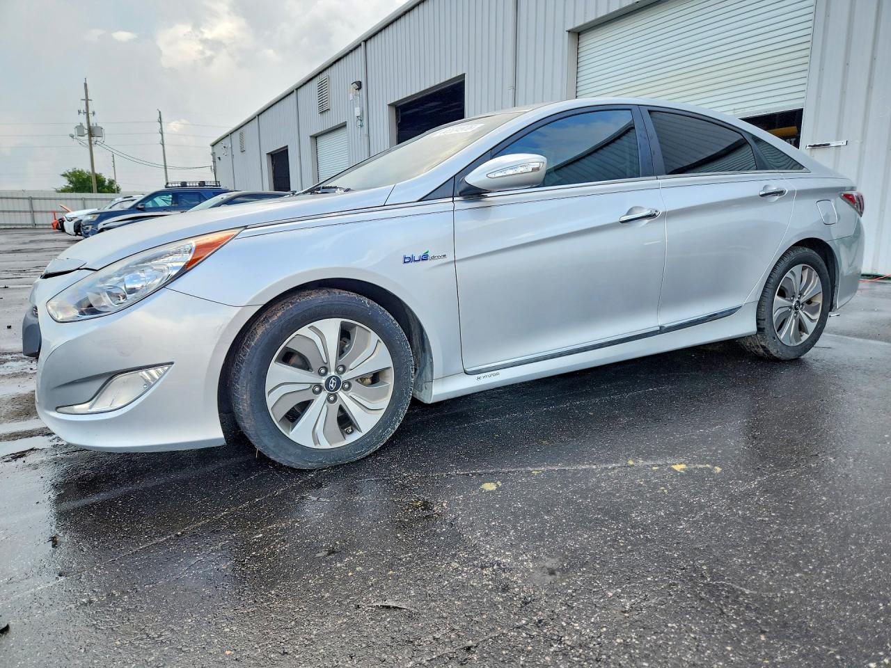 2013 Hyundai Sonata Hybrid Silver vin: KMHEC4A40DA079560