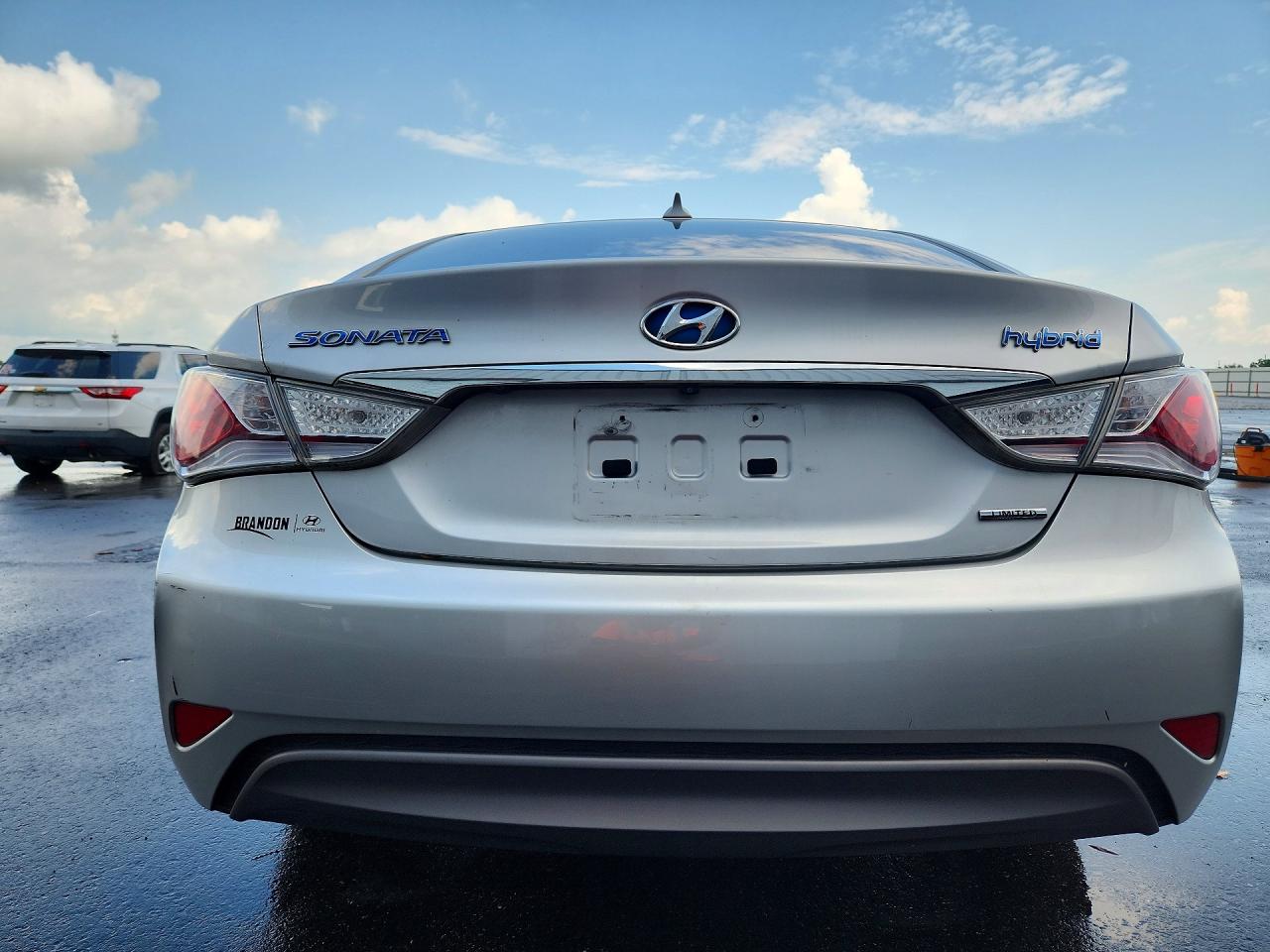 2013 Hyundai Sonata Hybrid Silver vin: KMHEC4A40DA079560