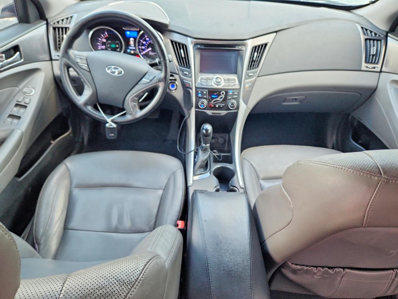 2013 Hyundai Sonata Hybrid Silver vin: KMHEC4A40DA079560