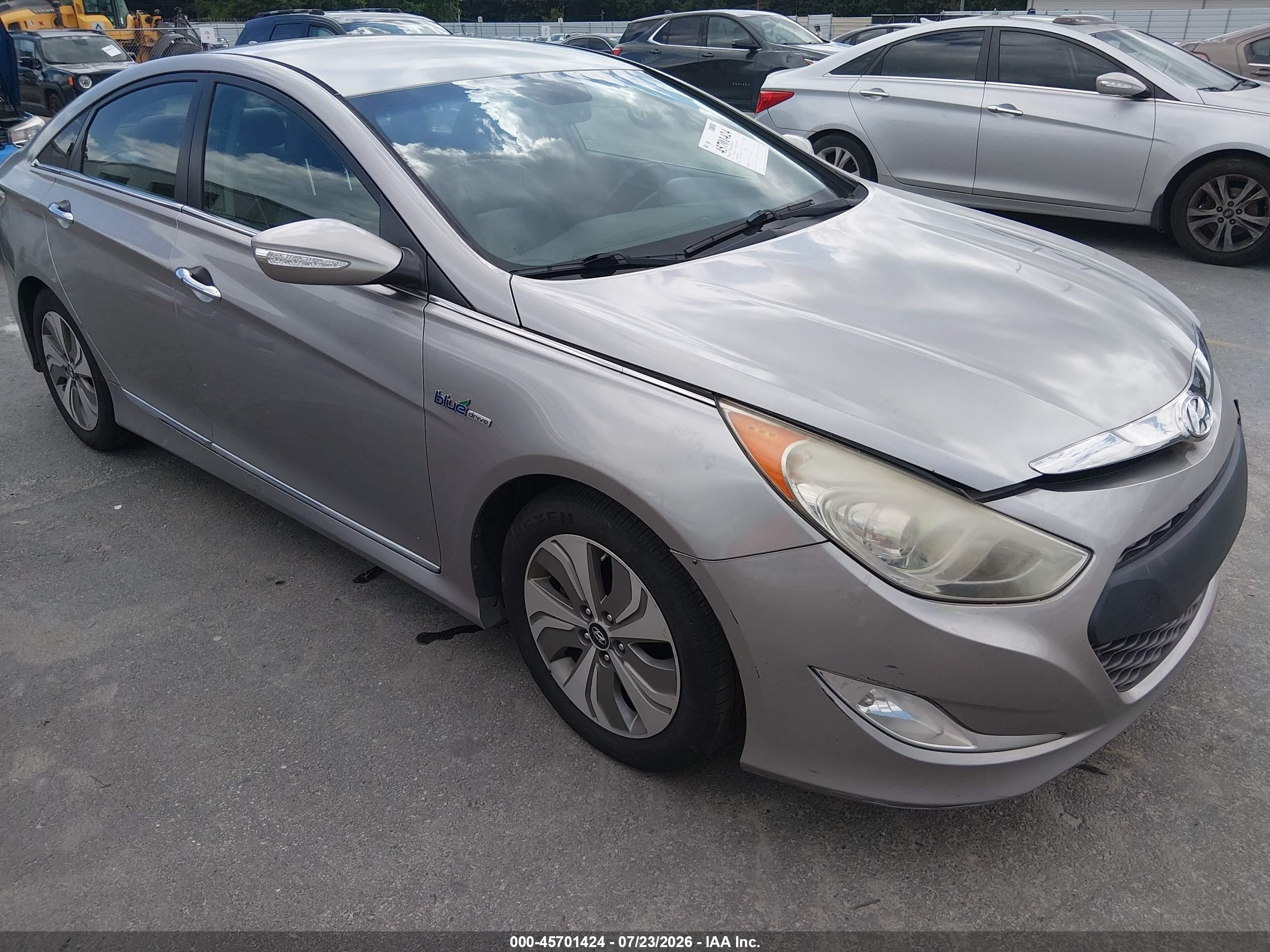 2013 Hyundai Sonata Hybrid Limited Silver vin: KMHEC4A40DA090171