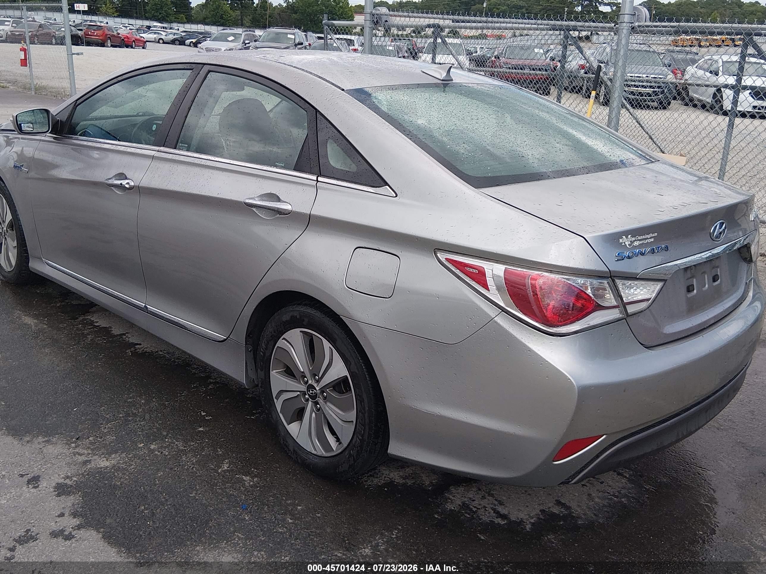 2013 Hyundai Sonata Hybrid Limited Silver vin: KMHEC4A40DA090171