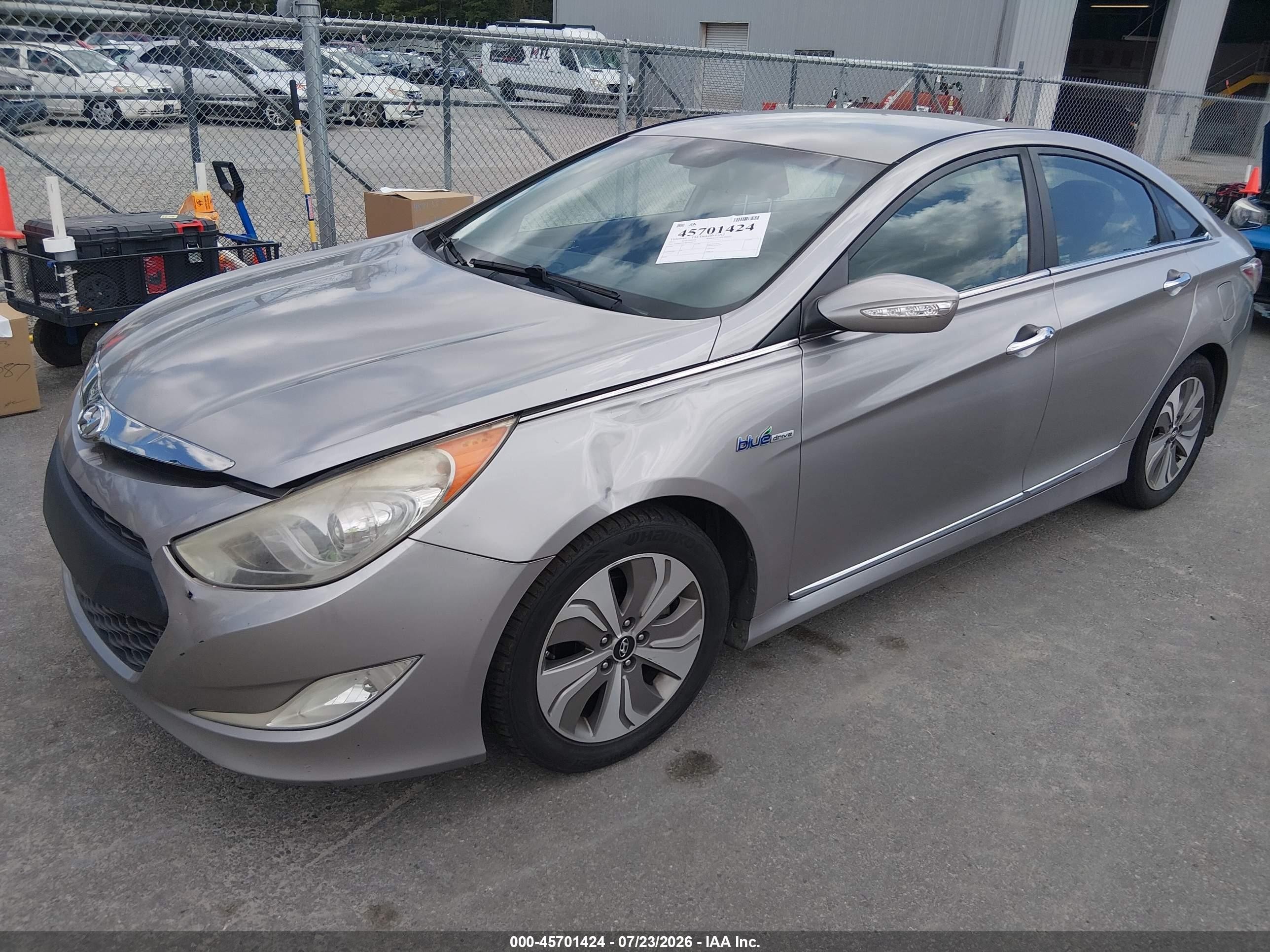 2013 Hyundai Sonata Hybrid Limited Silver vin: KMHEC4A40DA090171