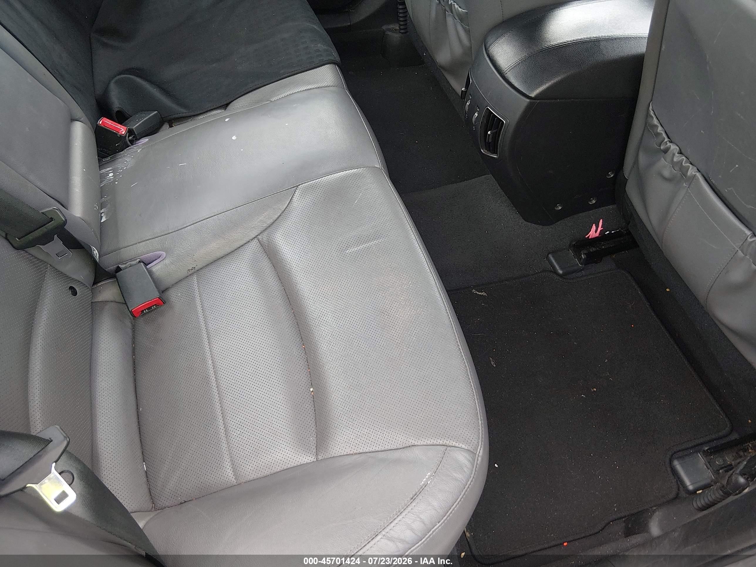 2013 Hyundai Sonata Hybrid Limited Silver vin: KMHEC4A40DA090171