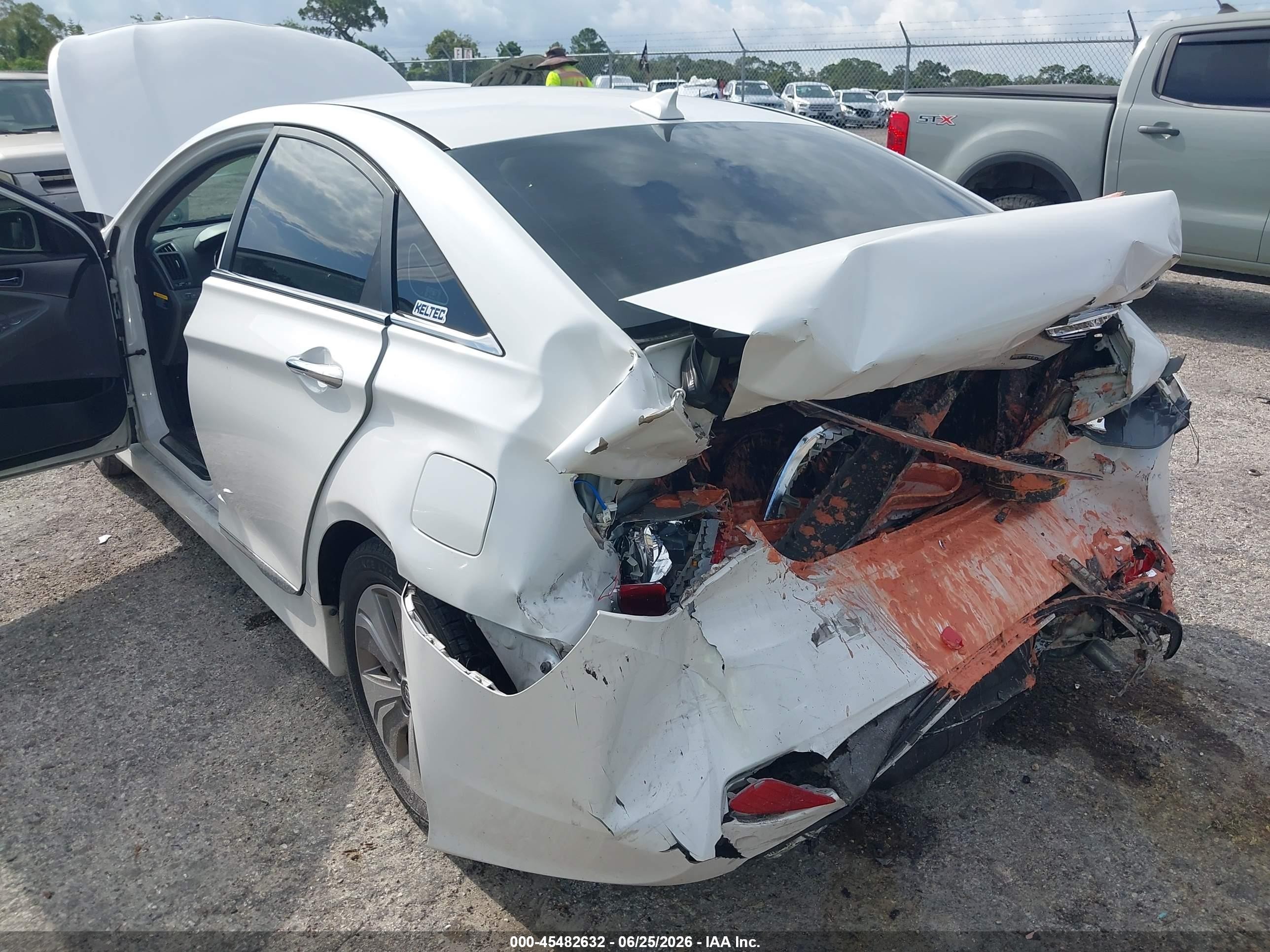 2013 Hyundai Sonata Hybrid Limited White vin: KMHEC4A40DA096858