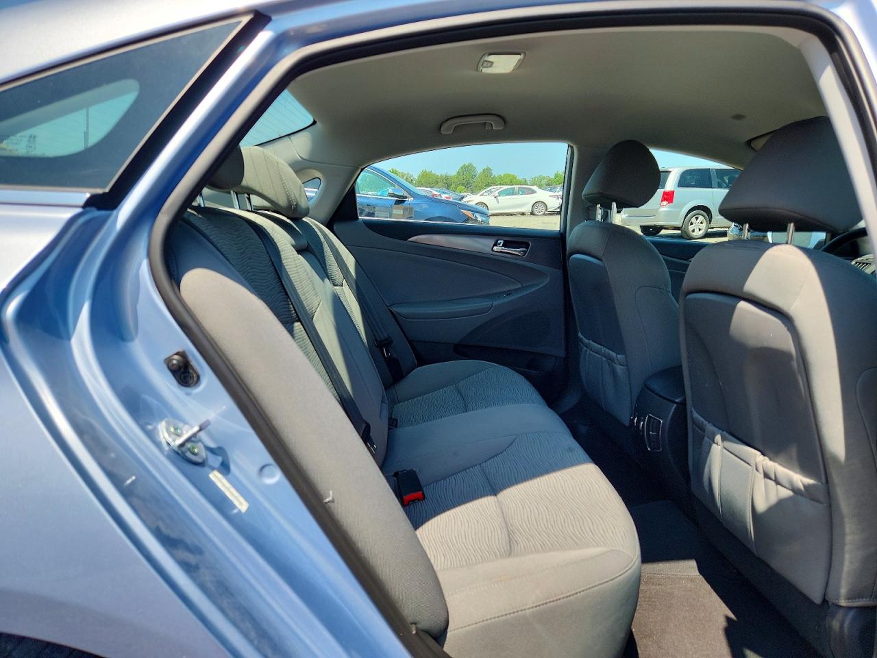 2013 Hyundai Sonata Hybrid Blue vin: KMHEC4A40DA098870