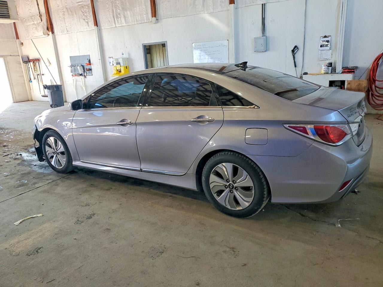 2014 Hyundai Sonata Hybrid Silver vin: KMHEC4A40EA105012