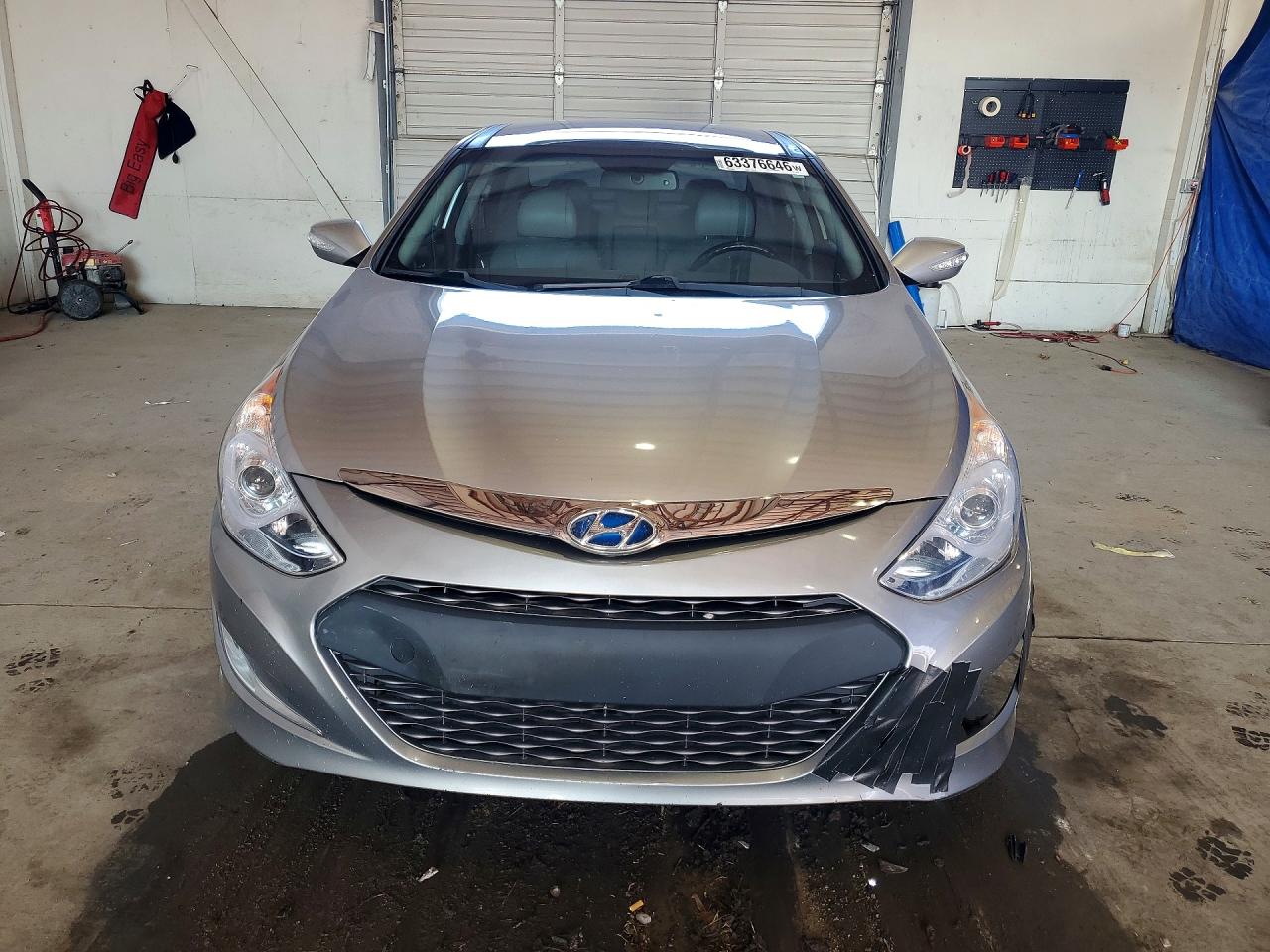 2014 Hyundai Sonata Hybrid Silver vin: KMHEC4A40EA105012