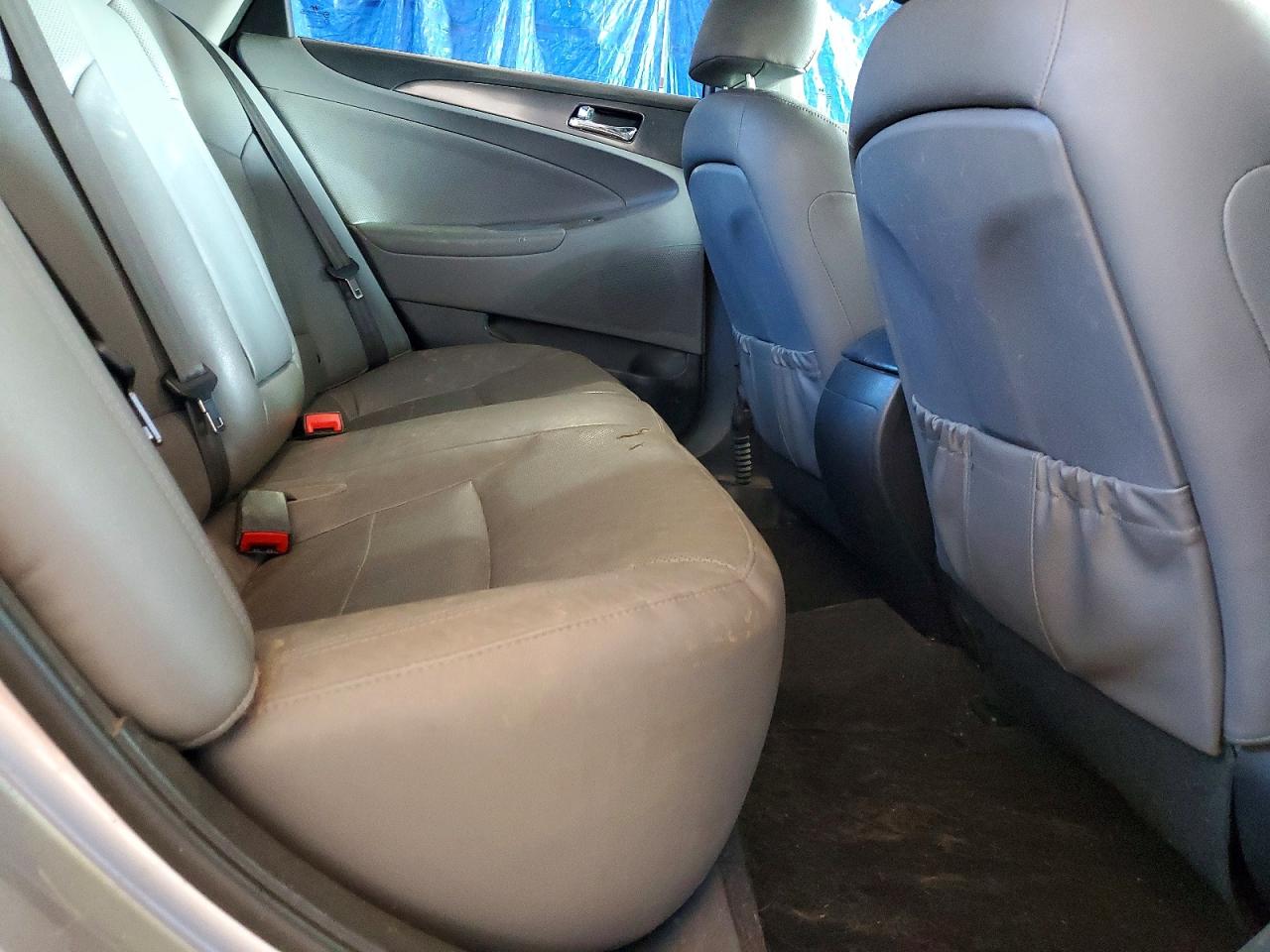 2014 Hyundai Sonata Hybrid Silver vin: KMHEC4A40EA105012
