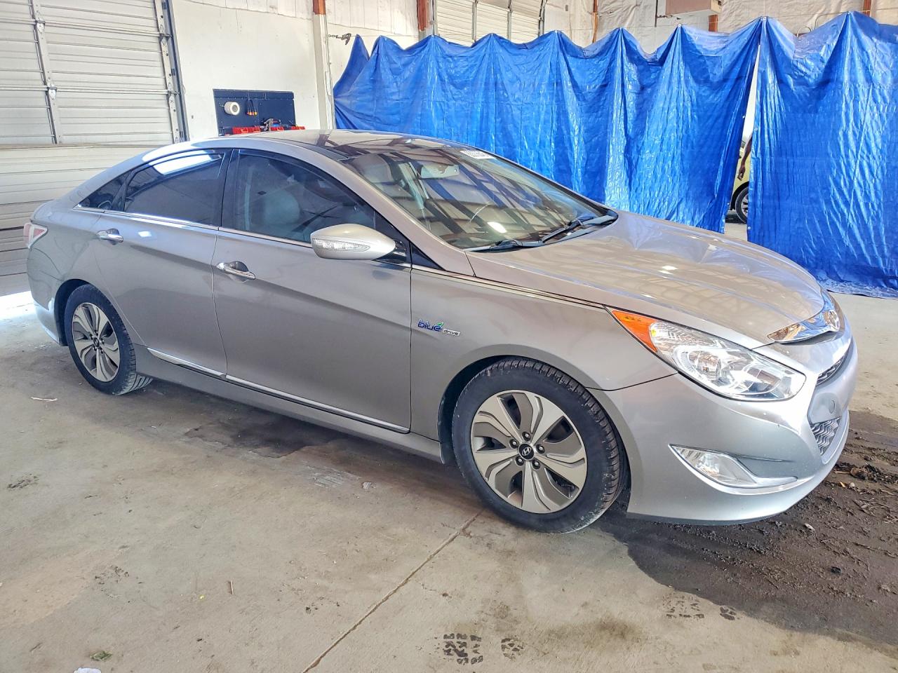 2014 Hyundai Sonata Hybrid Silver vin: KMHEC4A40EA105012