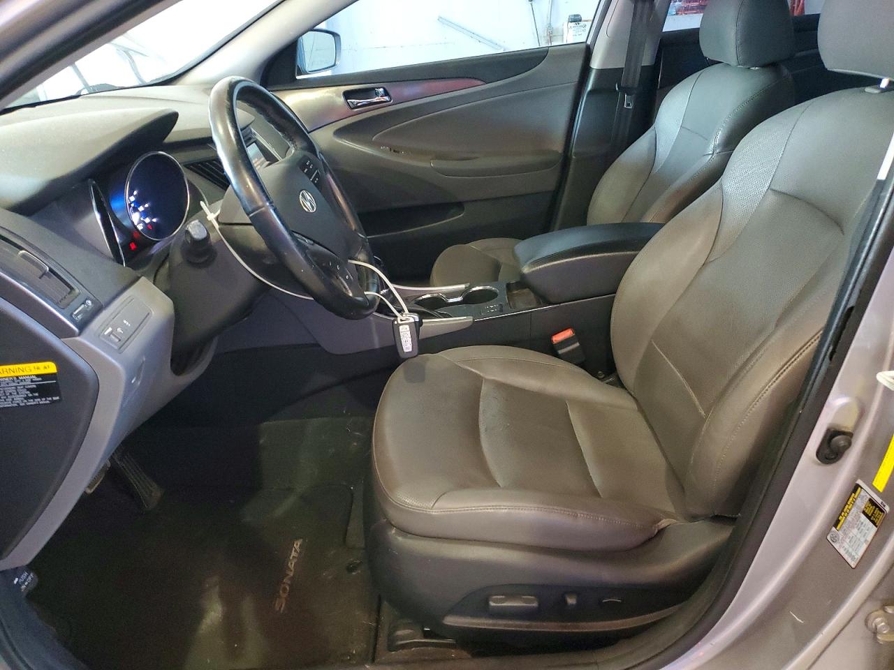 2014 Hyundai Sonata Hybrid Silver vin: KMHEC4A40EA105012
