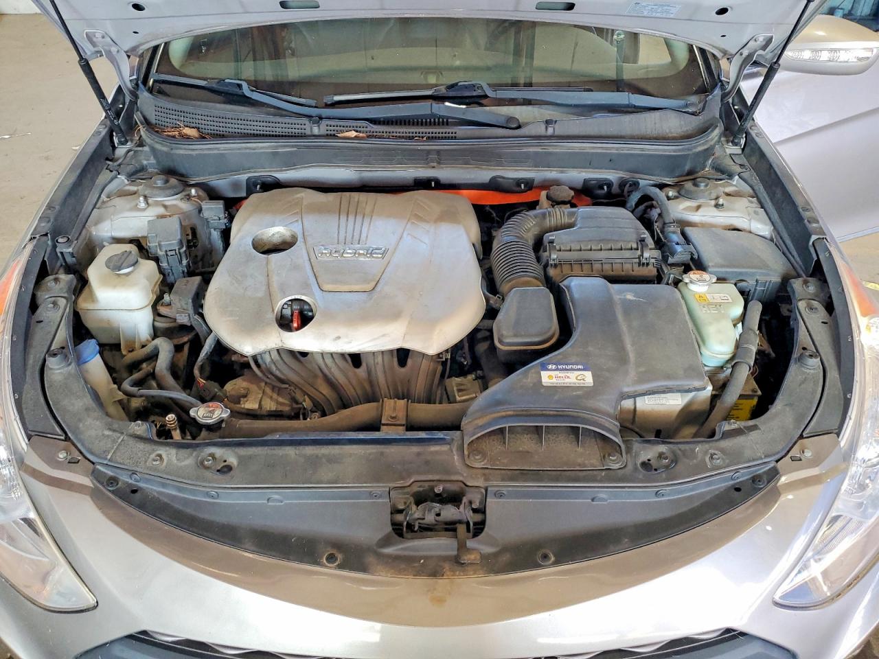 2014 Hyundai Sonata Hybrid Silver vin: KMHEC4A40EA105012