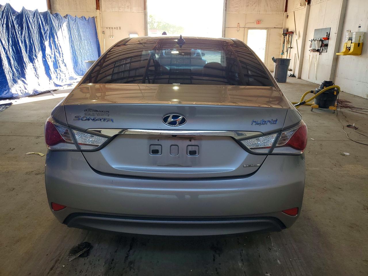2014 Hyundai Sonata Hybrid Silver vin: KMHEC4A40EA105012